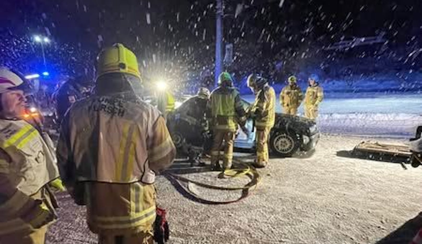 Schwerer Auffahrunfall in Tirol fordert drei Verletzte