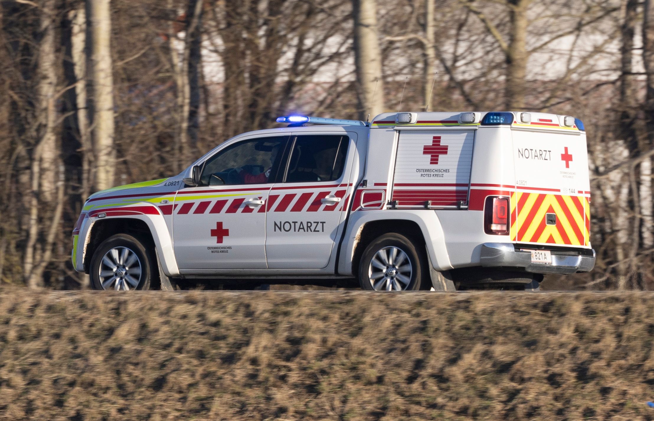 Der Mann erlag noch an der Unfallstelle seinen schweren Verletzungen. (Symbolbild)