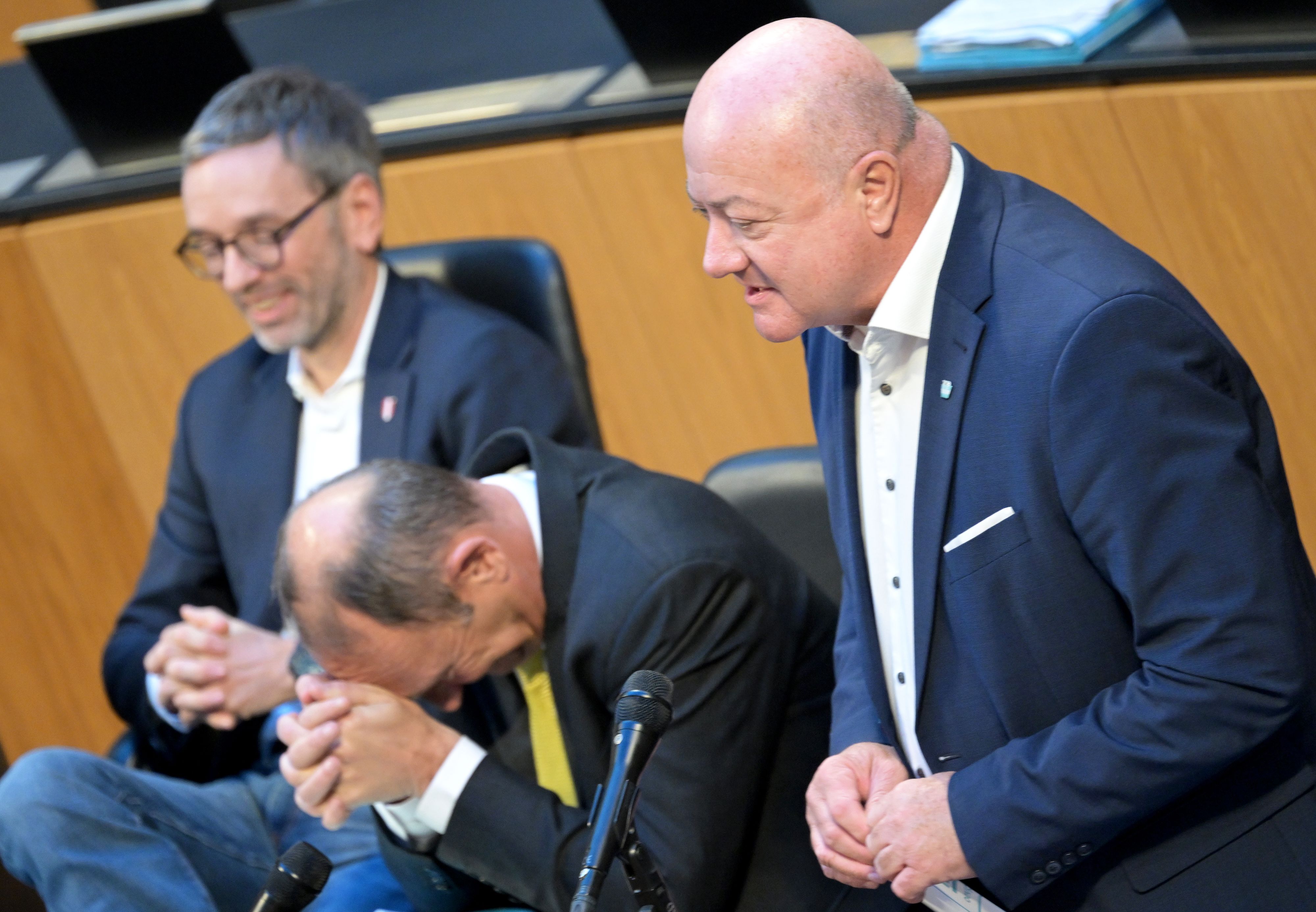 Der neue ÖVP-Chef Christian Stocker kann sich nun eine Zusammenarbeit mit Herbert Kickl vorstellen. 