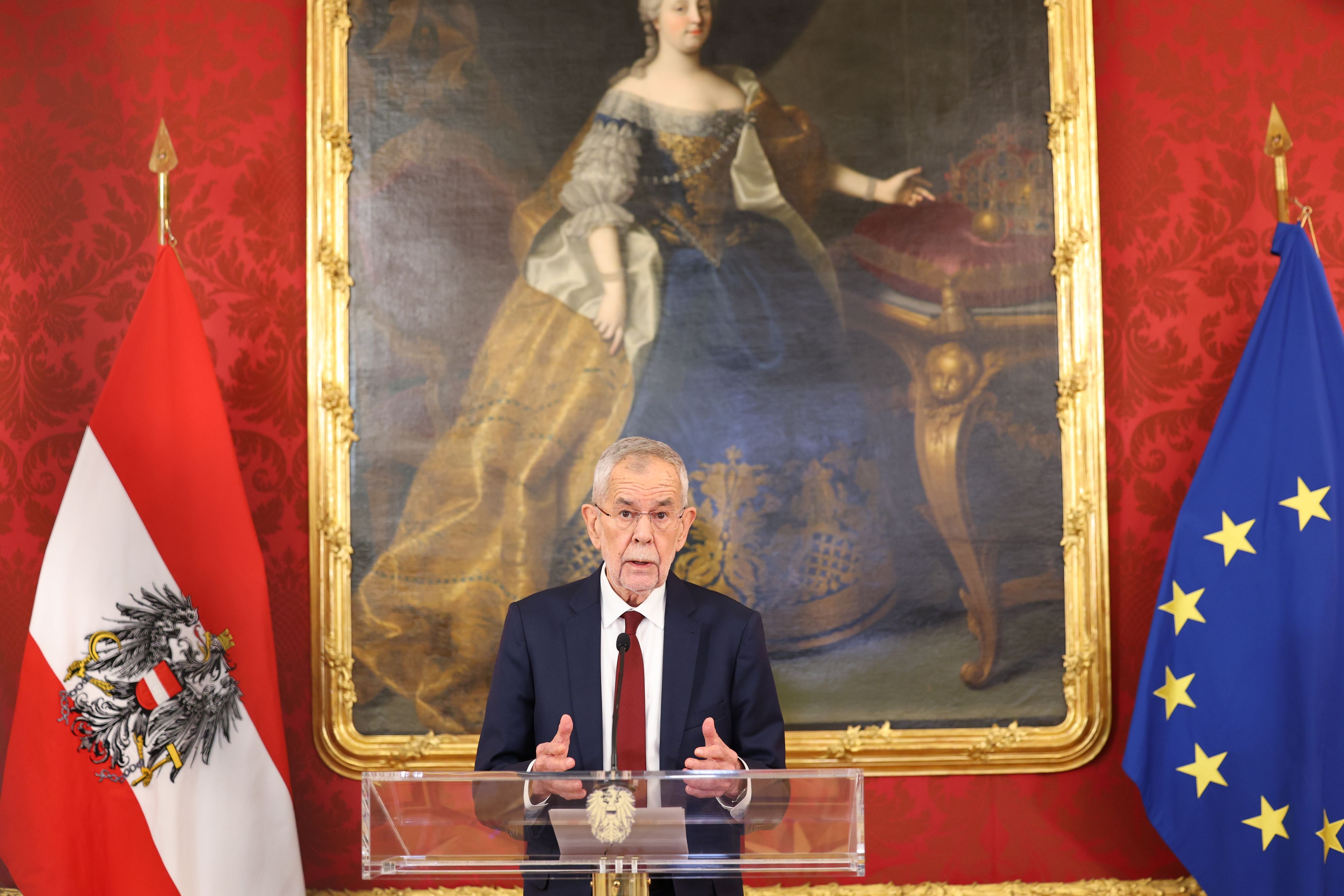 Nach dem Rücktritt des Bundeskanzlers meldet sich Bundespräsident Alexander Van der Bellen zu Wort.