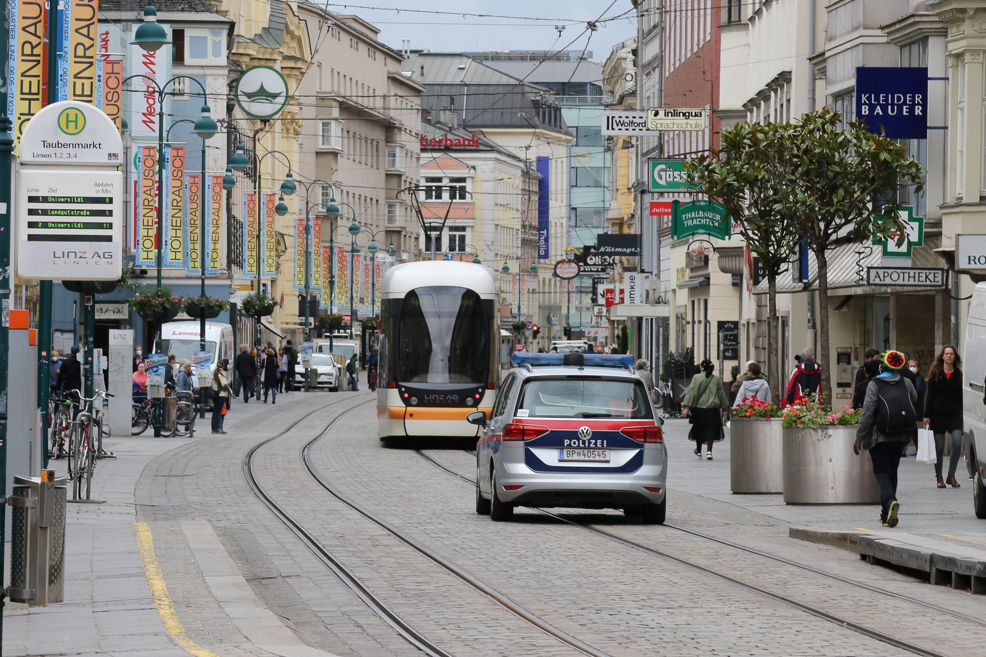 In der Linzer Innenstadt kam es in der Nacht auf Sonntag zu einer blutigen Messer-Attacke. (Symbolbild)