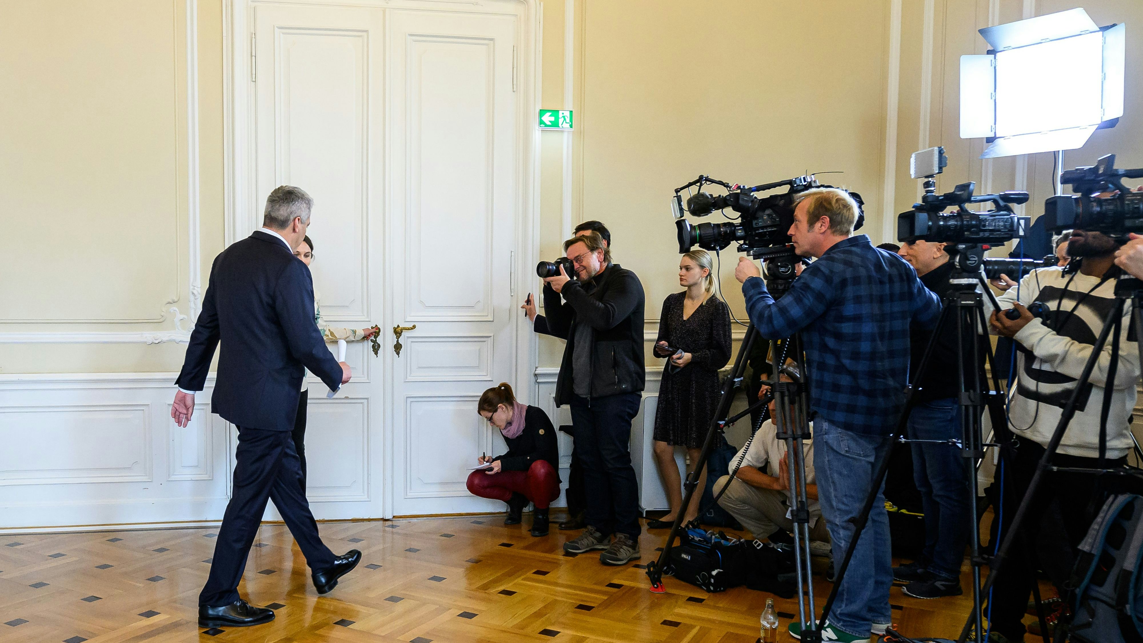 Karl Nehammer tritt als Bundeskanzler und ÖVP-Chef zurück.