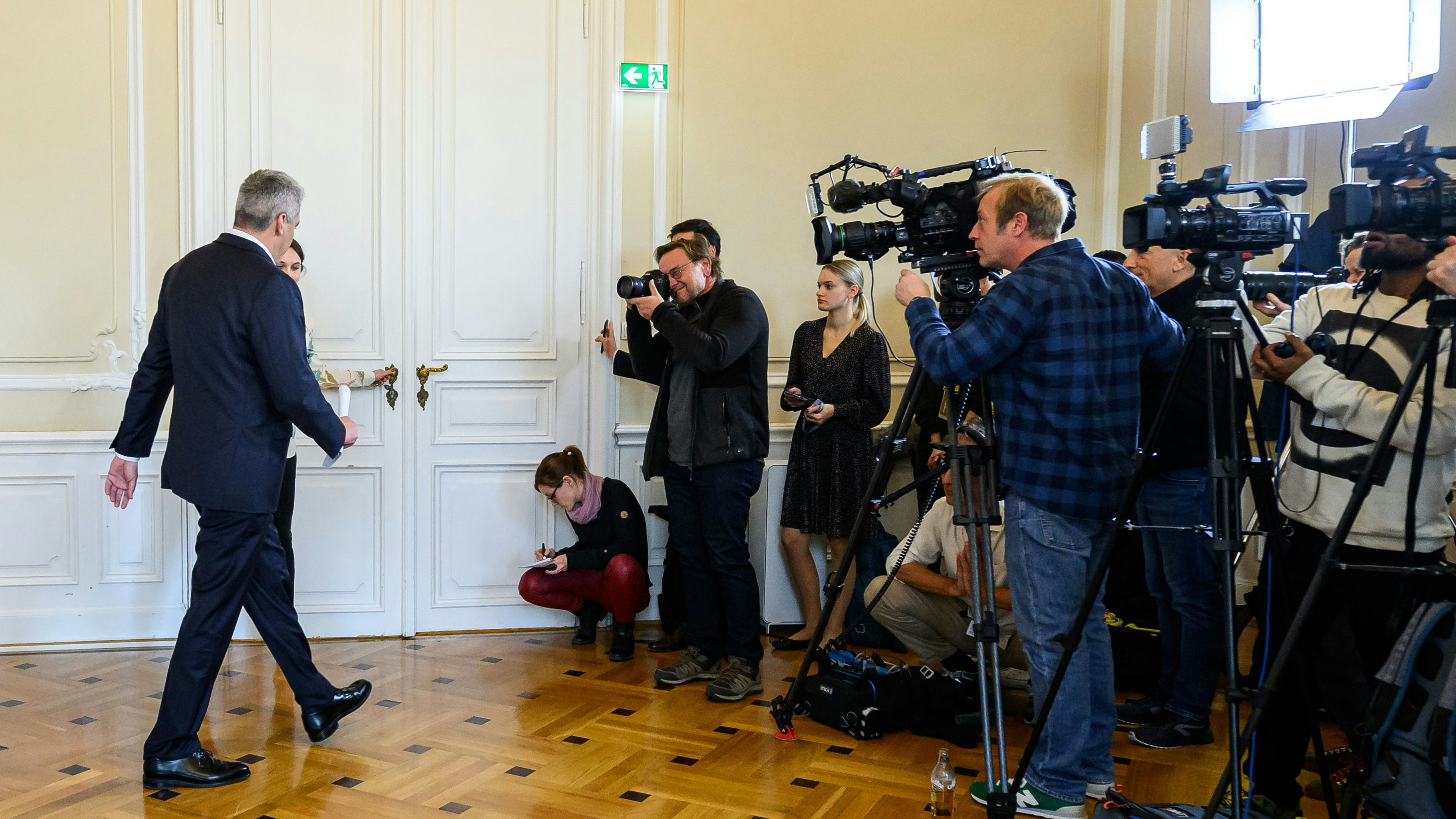 Karl Nehammer tritt als Bundeskanzler und ÖVP-Chef zurück.