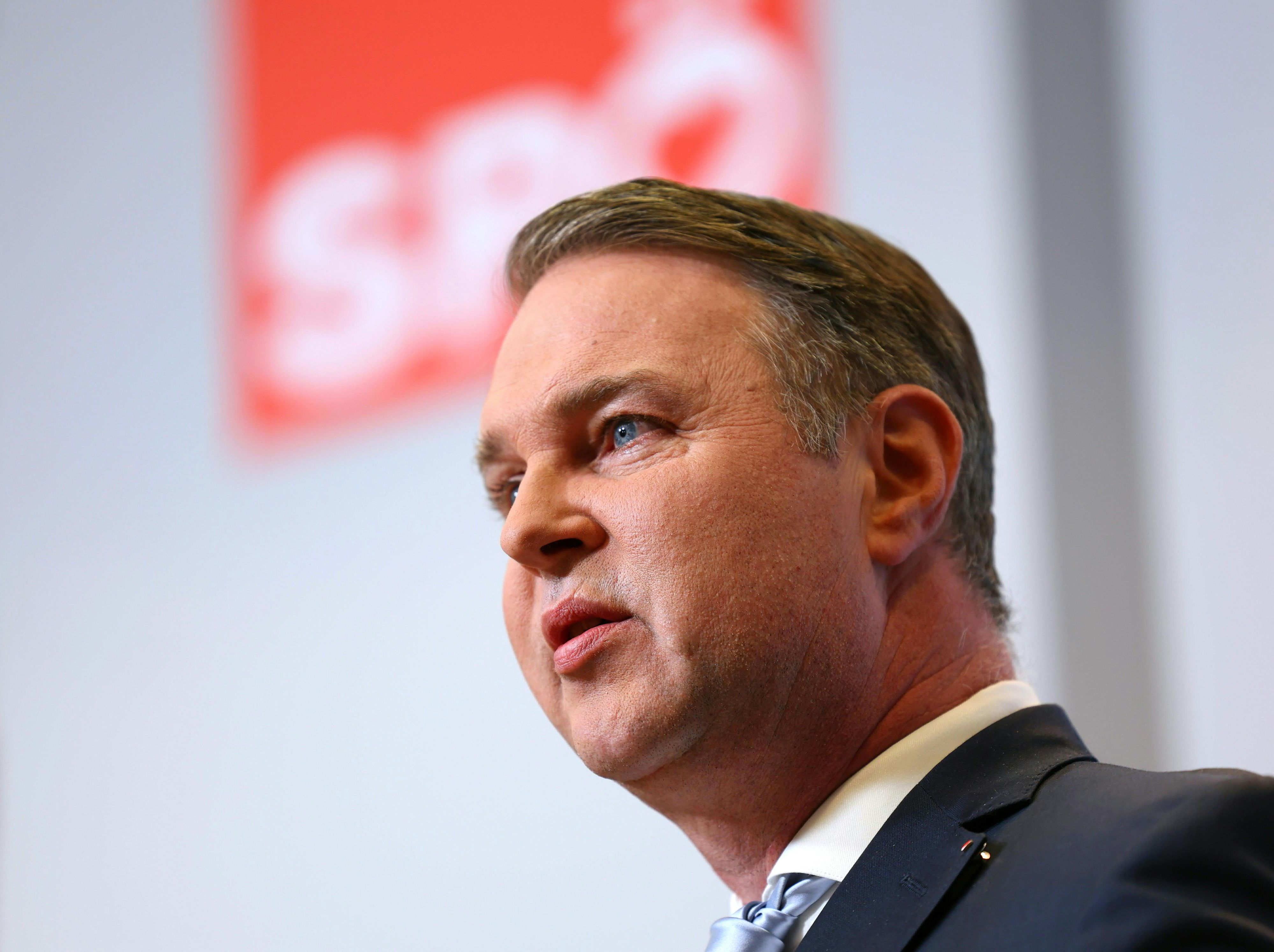 Nach den geplatzten Koalitionsverhandlungen erheben die Neos schwere Vorwürfe gegen SPÖ-Chef Andreas Babler. 