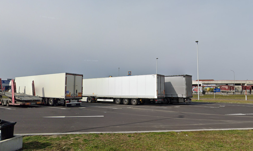 Bei der Raststation Ansfelden (Bez. Linz-Land) wurde das Schwerfahrzeug aus dem Verkehr gezogen. (Archivbild)