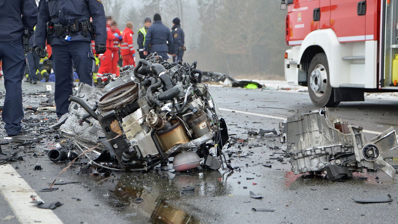 Schwerer Unfall fordert zwei Todesopfer in NÖ