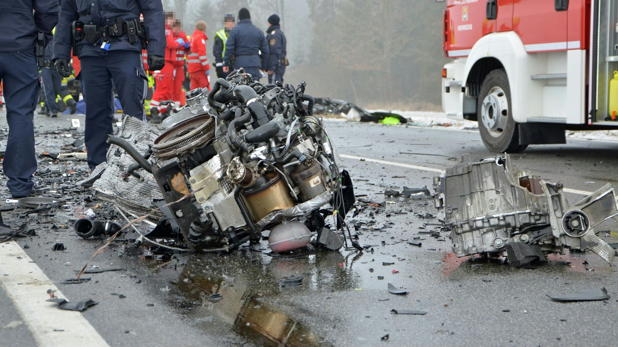 Schwerer Unfall fordert zwei Todesopfer in NÖ