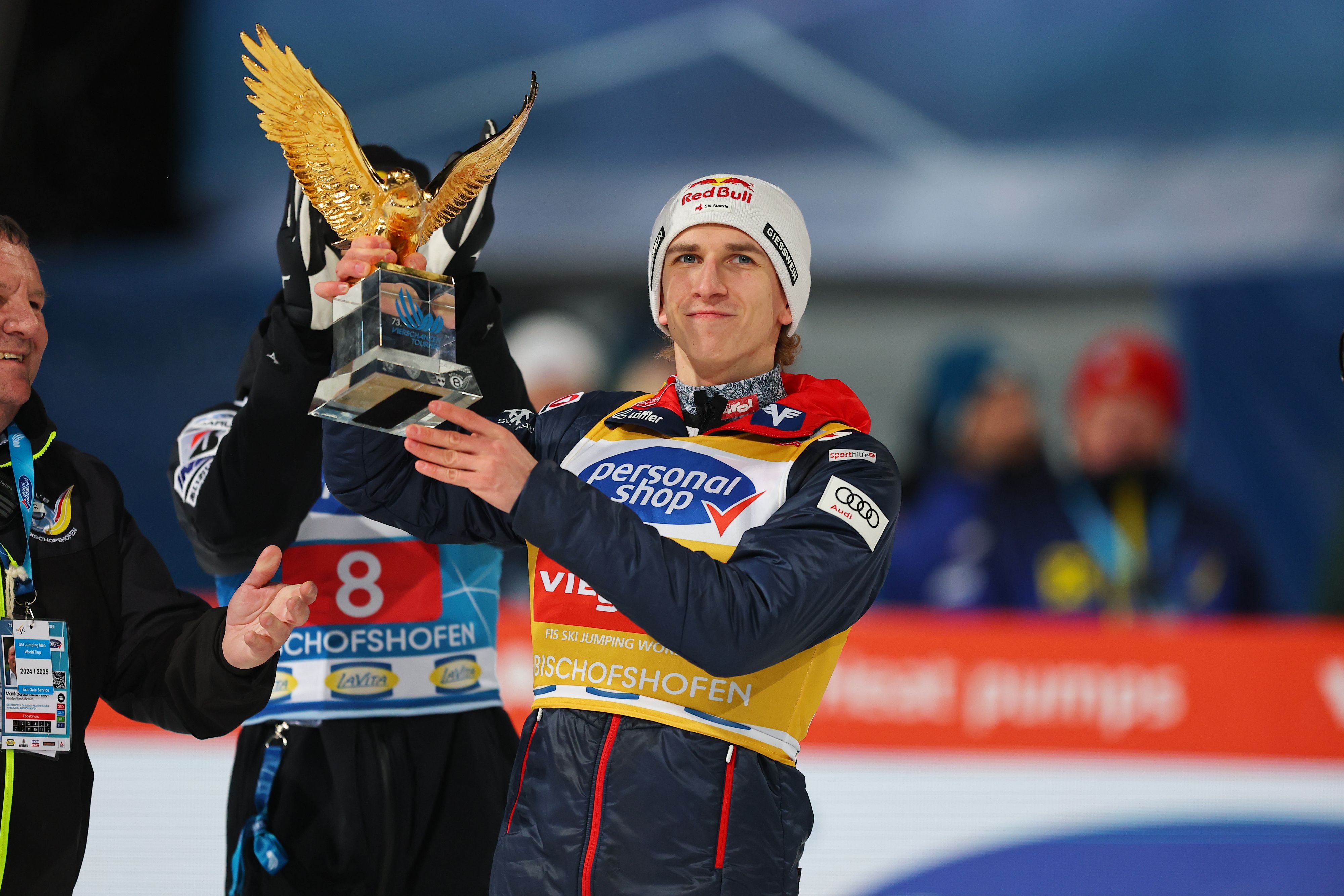 Tschofenig jubelt in Bischofshofen doppelt.