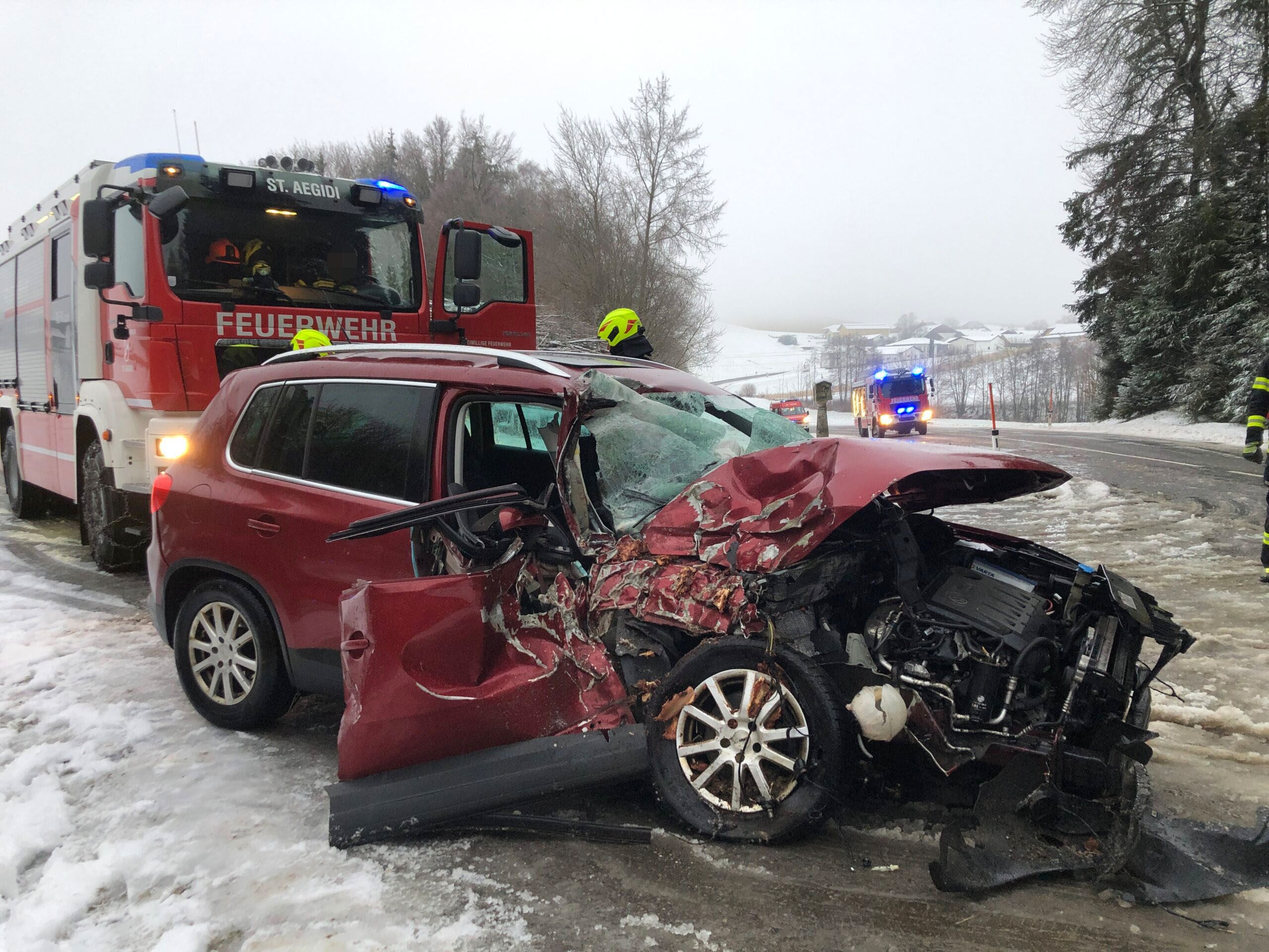 Das Auto der Familie wurde bei dem Unfall komplett demoliert.