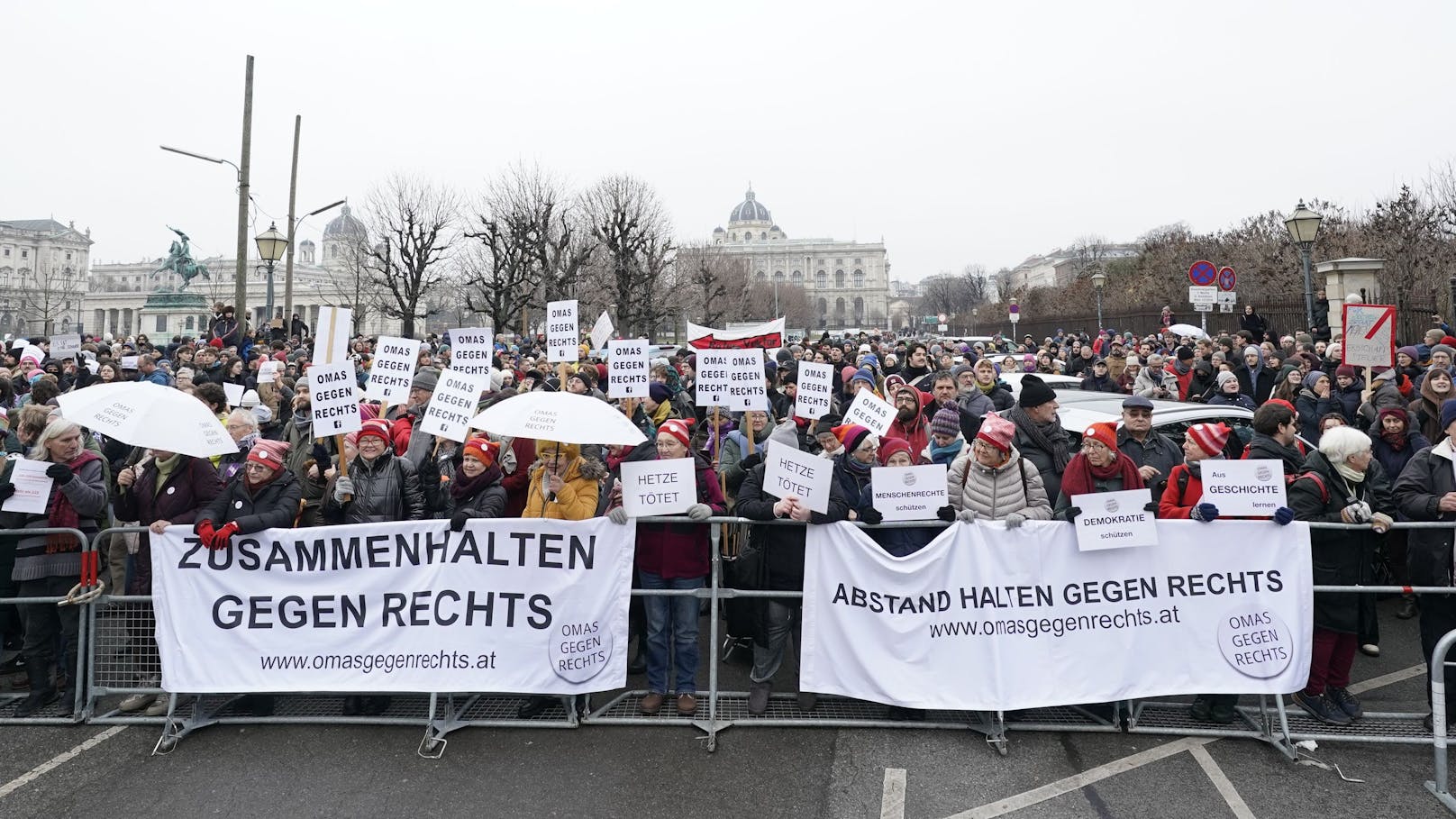 Um 17 Uhr geht es los! Tausende demonstrieren gegen FPÖ