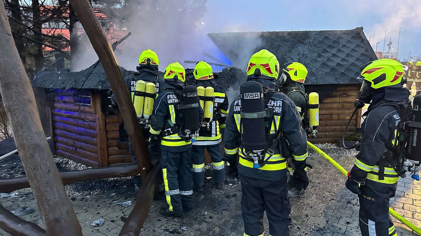 Gegen 7.15 Uhr musste die Feuerwehr zu dem Brand ausrücken. Die 