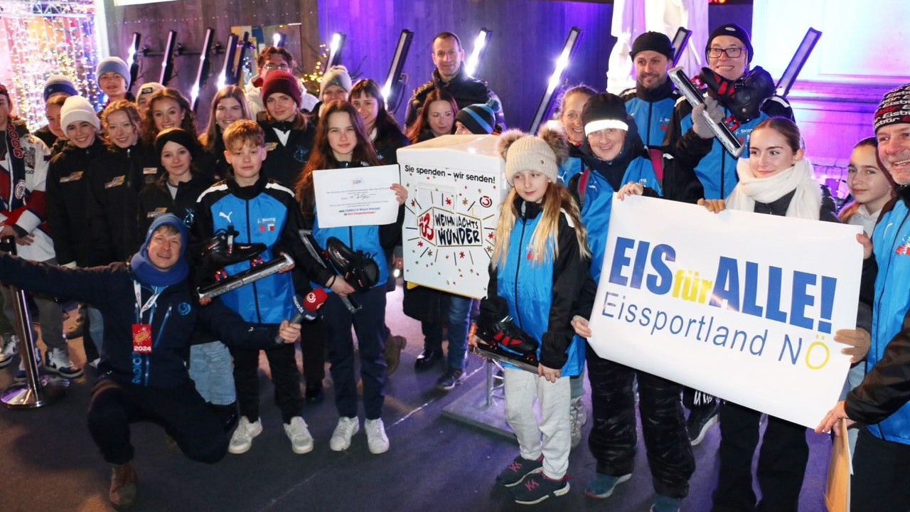 Nach dem Auftritt beim Ö3-Weihnachtswunder in Wr. Neustadt gratulierten viele Menschen den Sportlern zu ihrem Engagement.