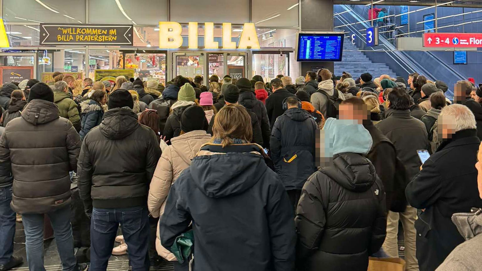 Einkaufen am Feiertag – Wiener stürmen Supermarkt