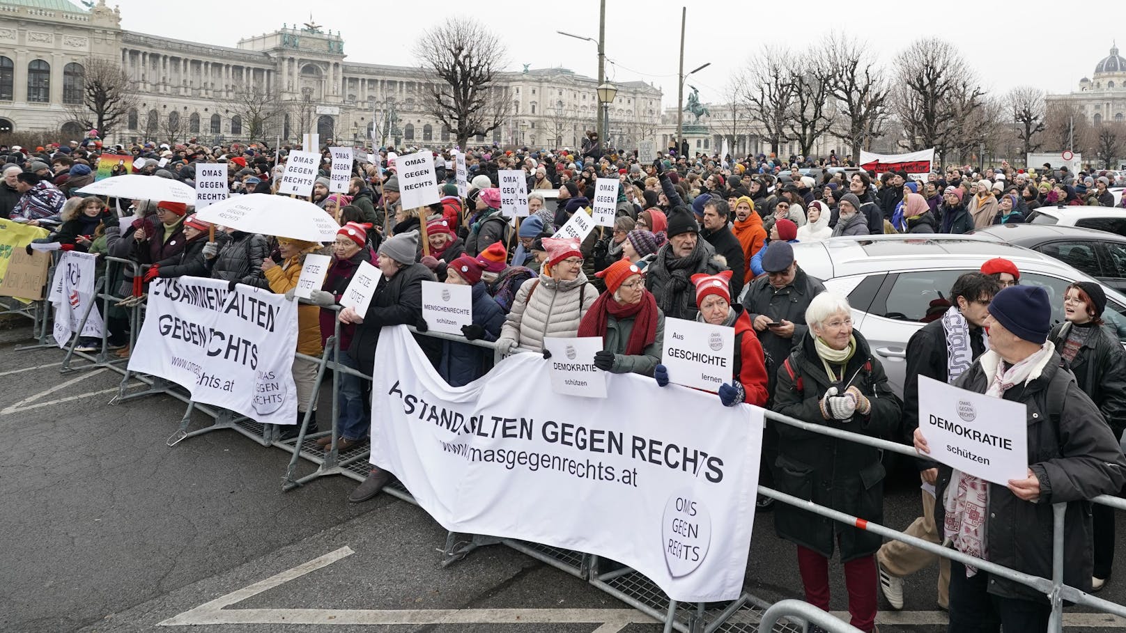 So rüstet sich die Polizei für Demo am Ballhausplatz