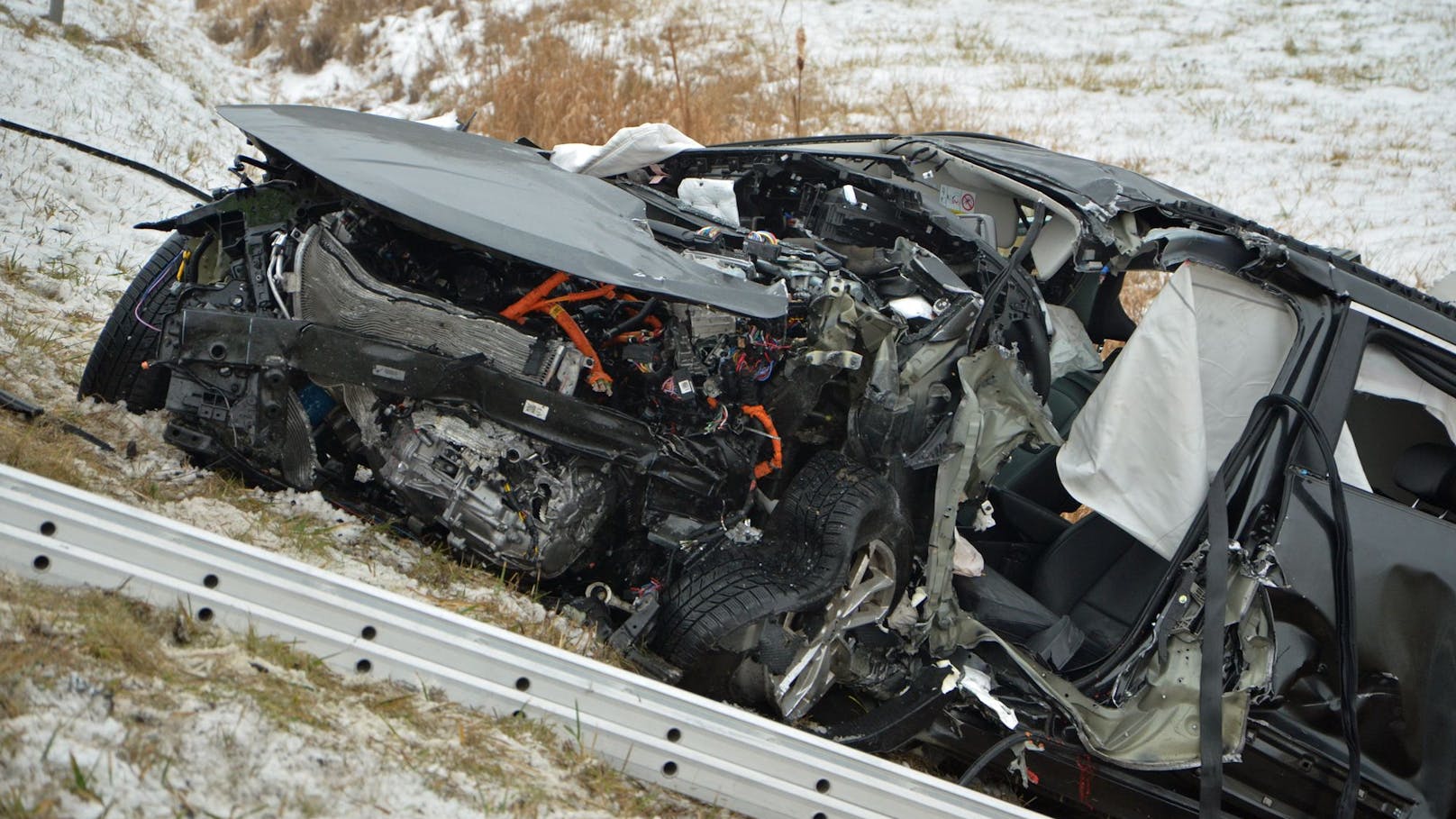 Schwerer Unfall fordert zwei Todesopfer in NÖ