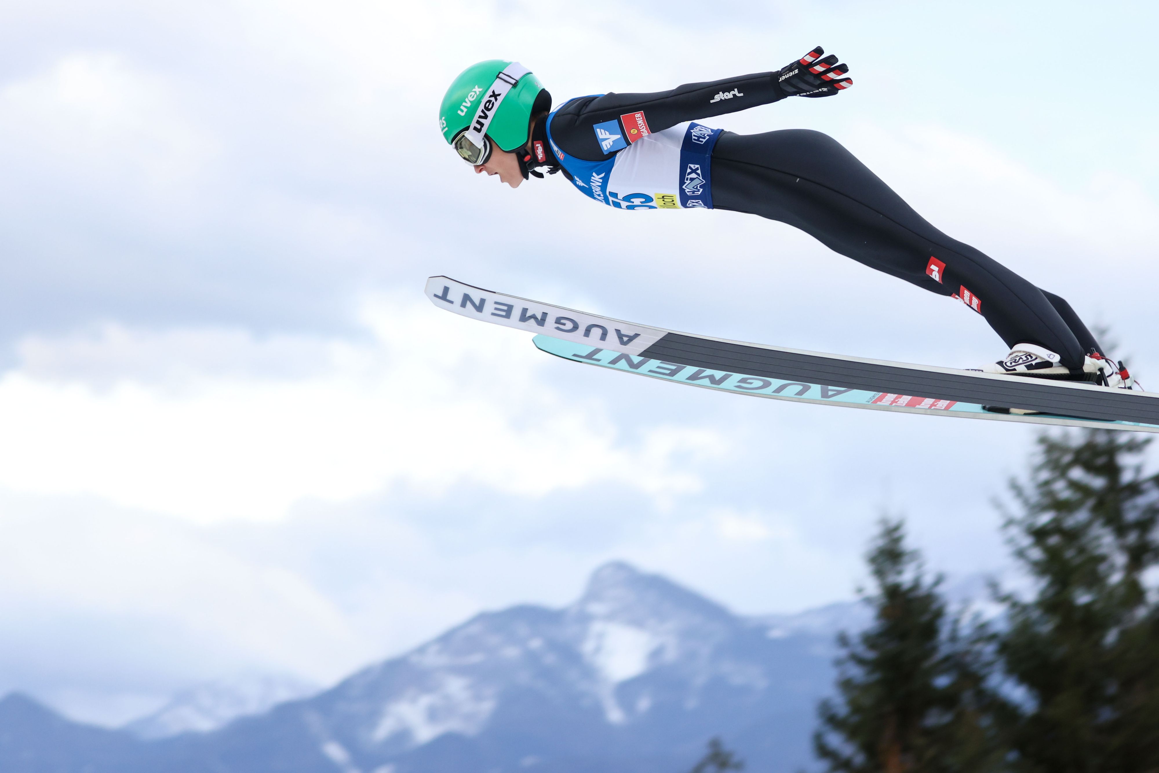 Eva Pinkelnig sprang auf Rang eins.