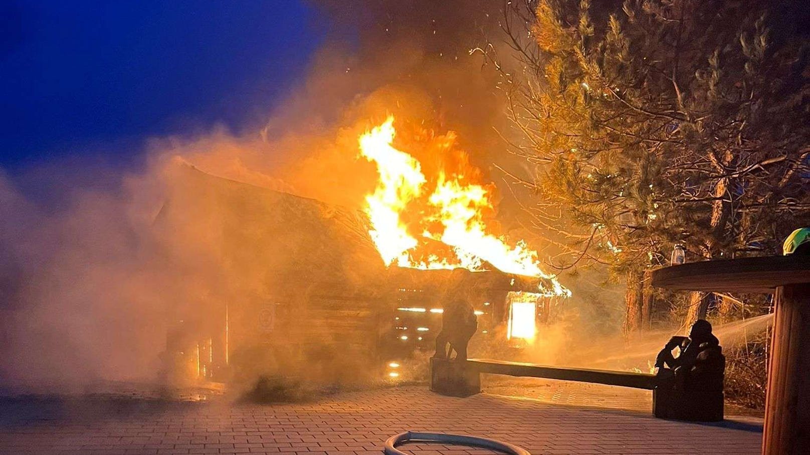 Gegen 7.15 Uhr musste die Feuerwehr zu dem Brand ausrücken. Die 