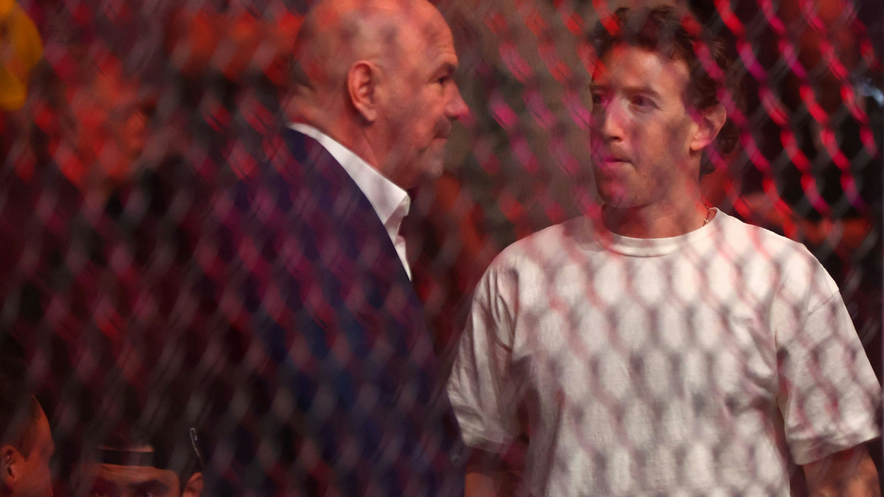 Mark Zuckerberg und UFC-Präsident Dana White, hier am 13. April 2024 bei einem Kampf in Las Vegas,&nbsp; sind seit Jahren bekannt, der Meta-Boss trainiert selbst Mixed Martial Arts