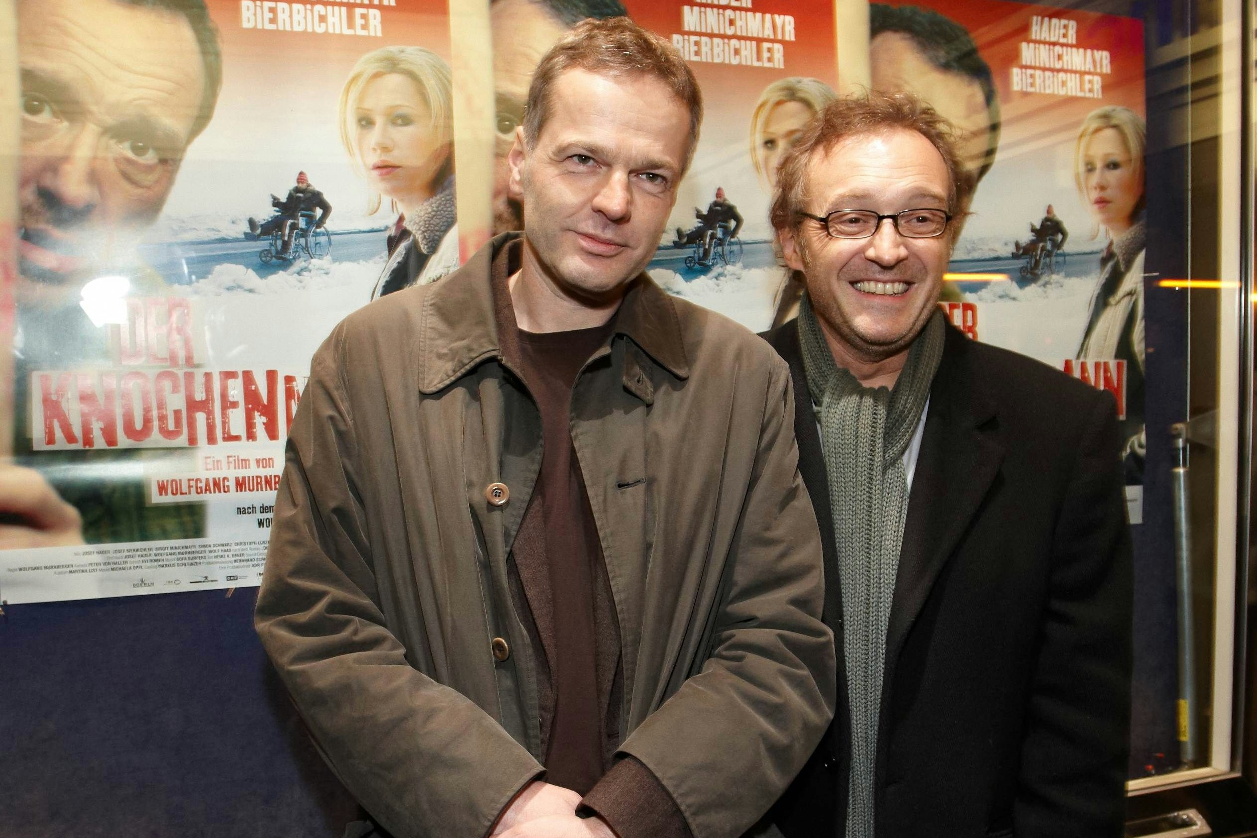 Wolf  Haas 2009 mit Josef Hader bei der Premiere von "Der Knochenmann" im Wiener Gartenbaukino