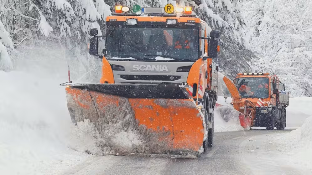 Die Salinen machen mit dem Salzen von Straßen üblicherweise viel Geschäft. Dass es im Winter nun immer wärmer wird, bereitet ihnen Kopfzerbrechen. 