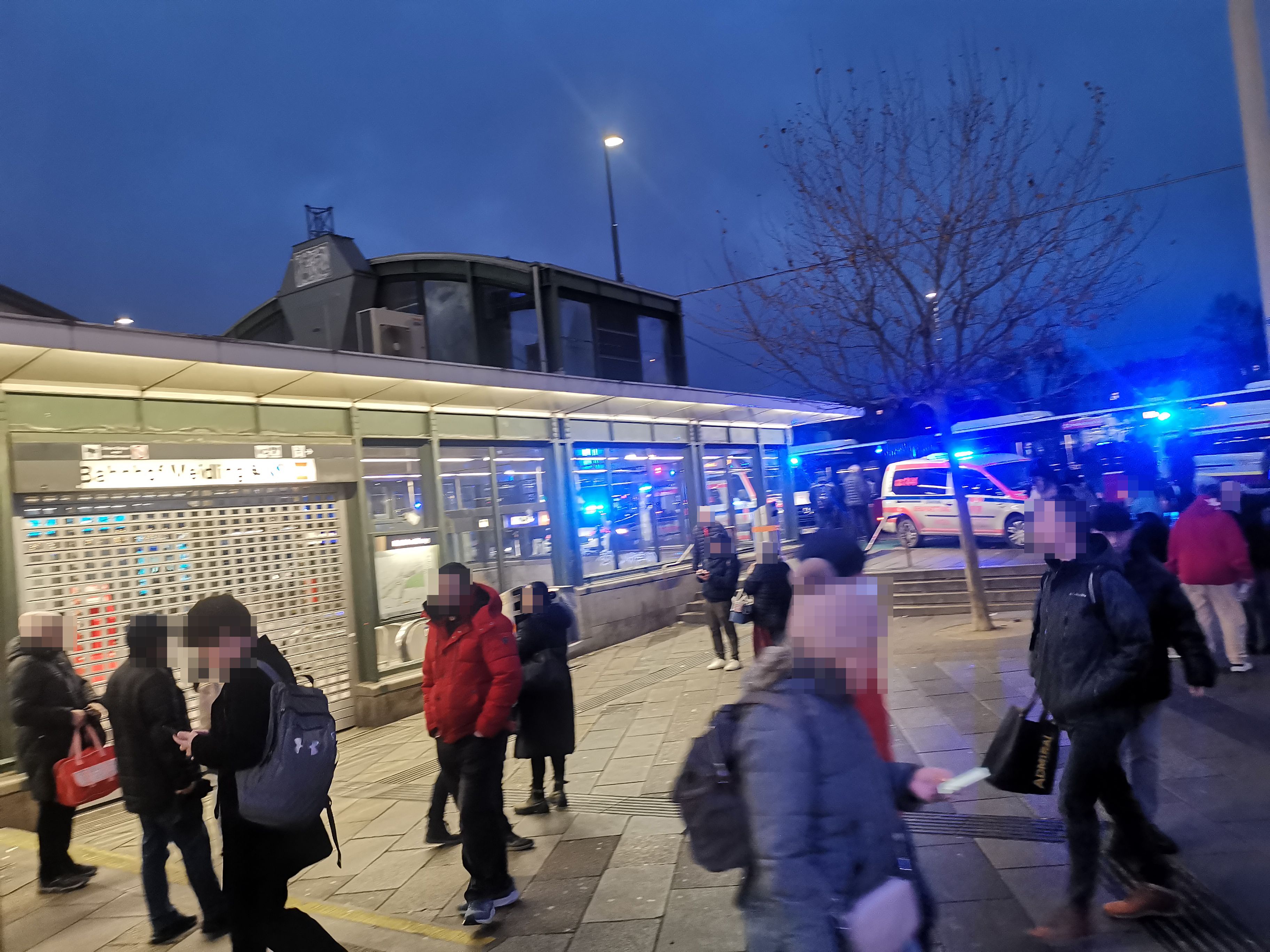 Derzeit läuft am Bahnhof Meidling ein Rettungseinsatz. 