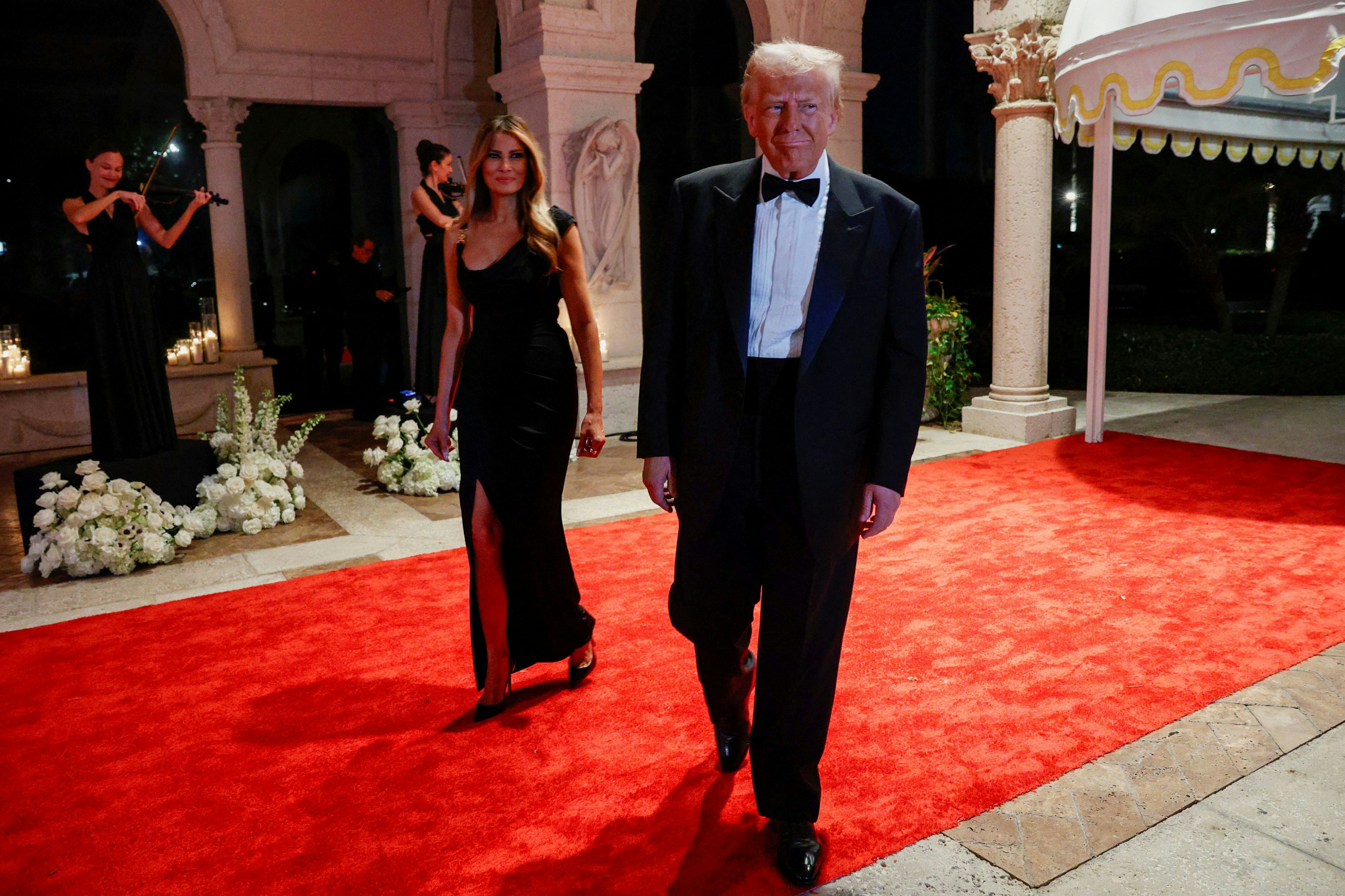 Donald Trump mit Ehefrau Melania am Neujahrsball in Mar-a-Lago, Palm Beach, Florida