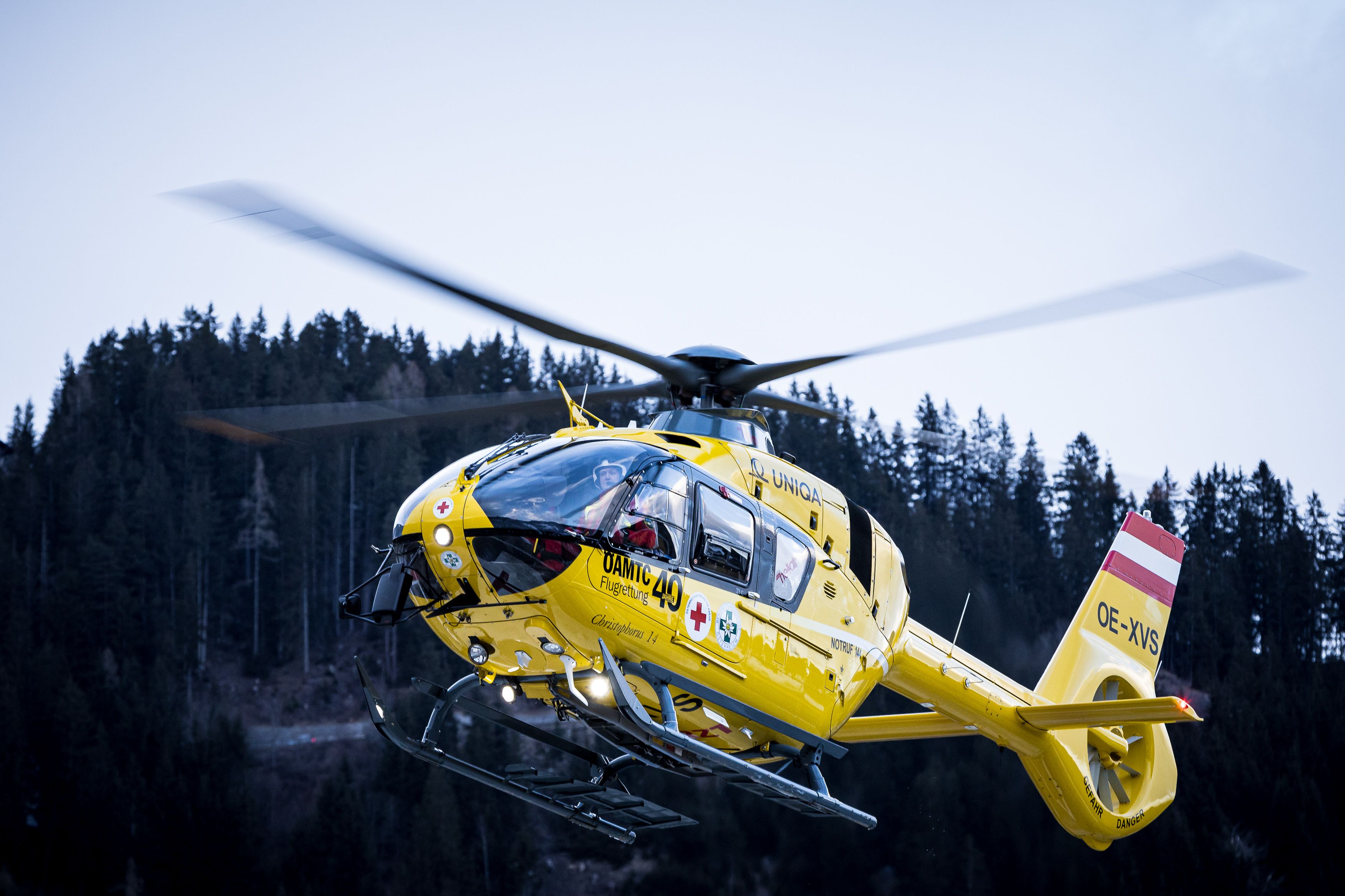 Der Mann wurde vom Notarzthubschrauber ins&nbsp;Bezirkskrankenhaus Lienz geflogen. Symbolbild.