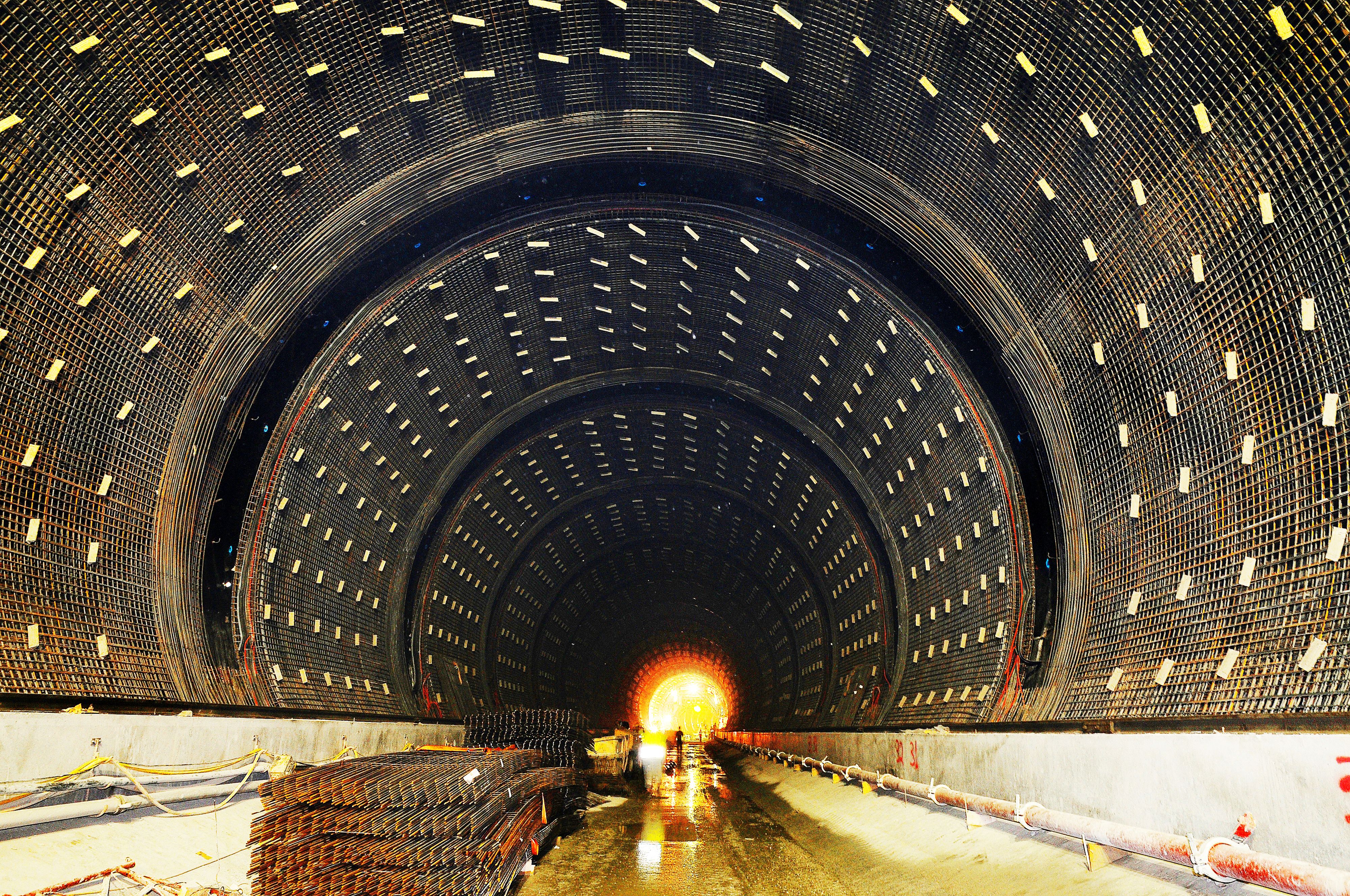 Im Brenner Basistunnel wurde ein Arbeiter schwer verletzt. (Symbolbild)