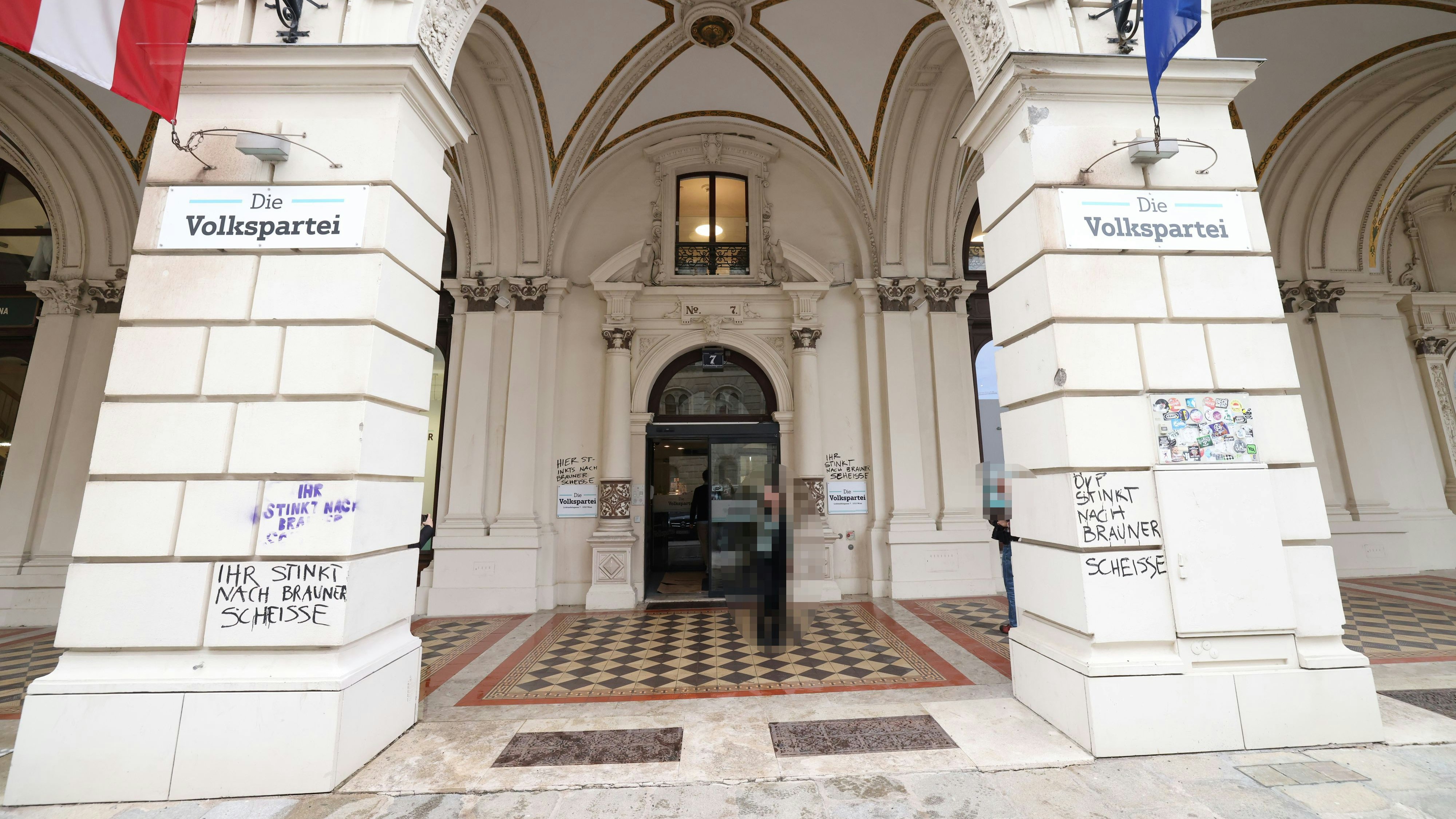 ÖVP-Zentrale während Stocker-Statement beschmiert