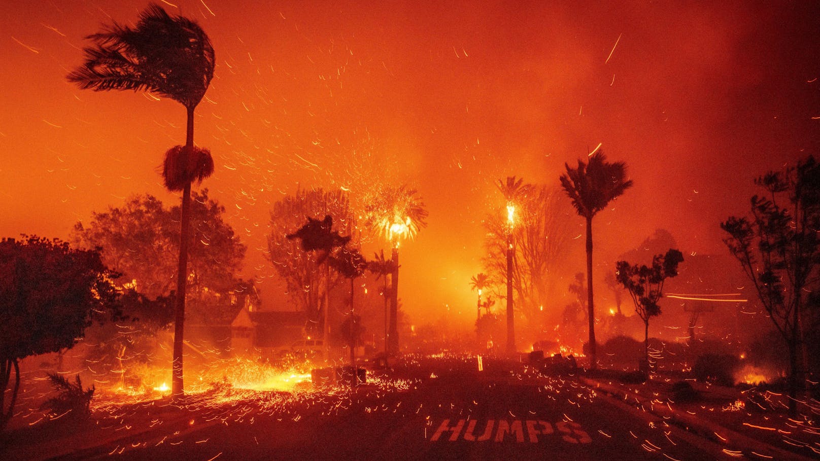 Zahl von Feuer-Toten in Los Angeles steigt immer weiter