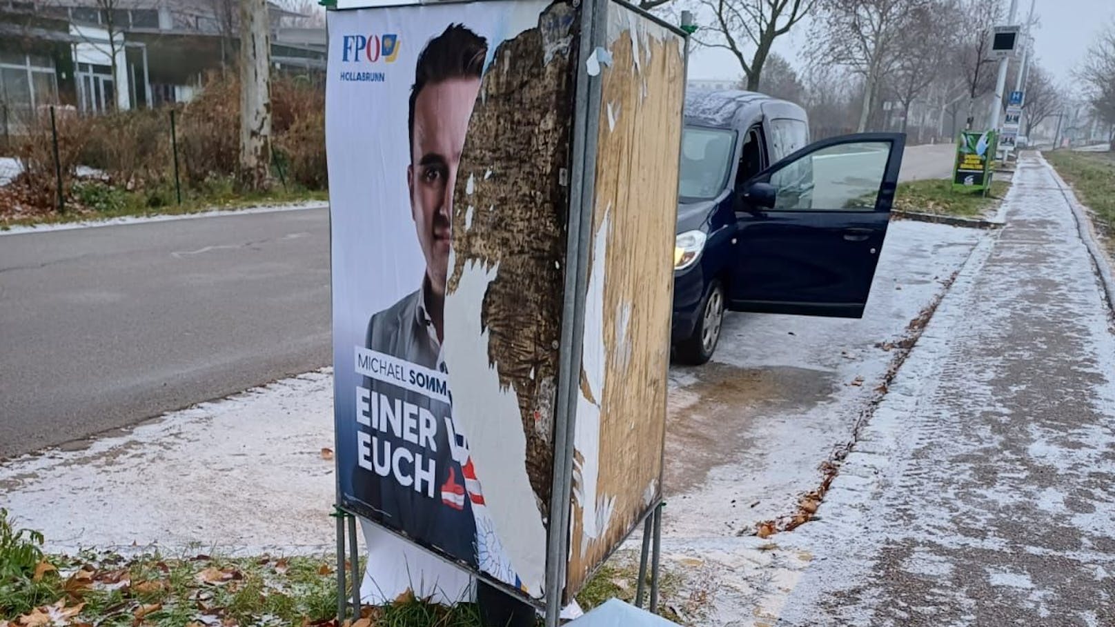 Zerstörte Wahlplakate der FPÖ in Niederösterreich