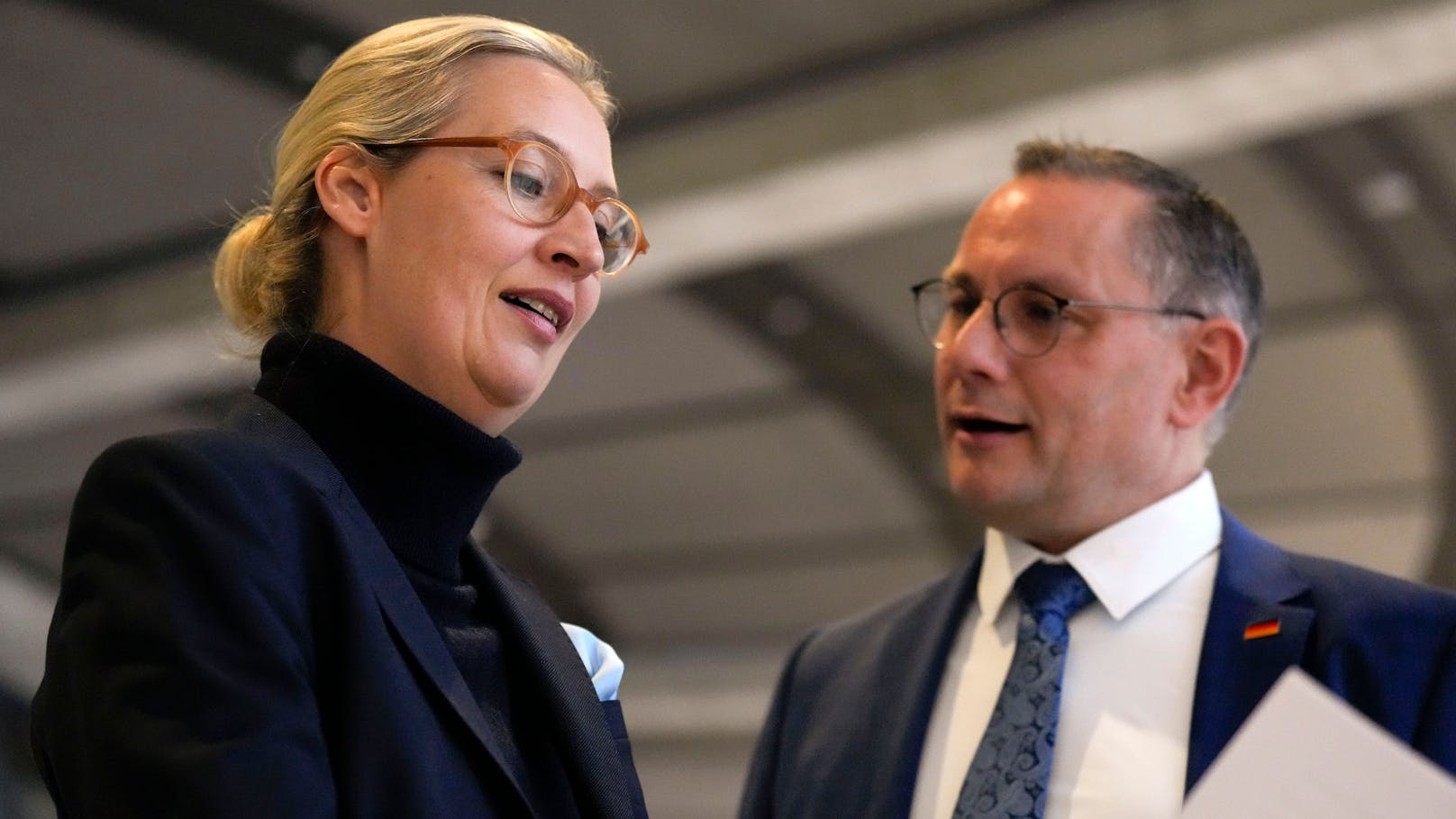 Alice Weidel und Tino Chrupalla sind die Parteivorsitzenden der AfD. Weidel tritt im Februar als Kanzlerkandidatin zur Bundestagswahl 2025 an.