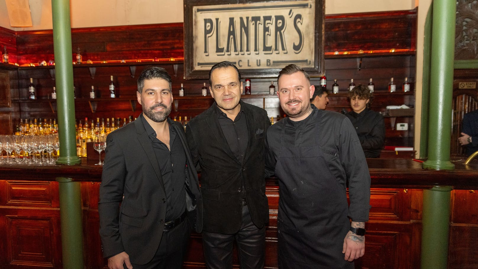 Daniel Sulzenbacher und Alex Krankl luden zur Wiedereröffnung des Restaurants "Livingstone" ein. Robert Glock war auch dabei.