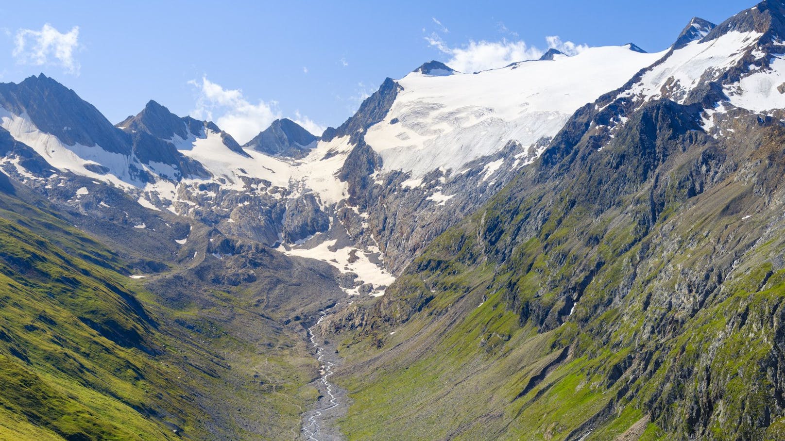 Im Sommer 2024 hatte das abschmelzende Eis einen menschlichen Fuß freigegeben. Er gehört dem seit fast 60 Jahren vermissten Skitourengeher.