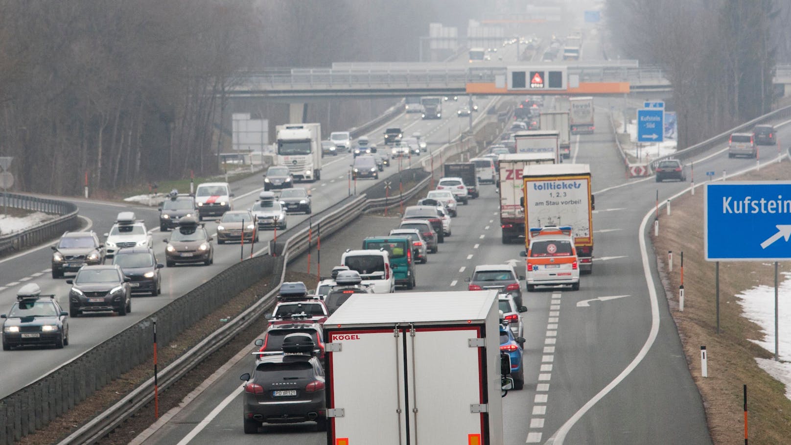 Reisechaos – Polizei weist 45.000 Fahrzeuge zurück