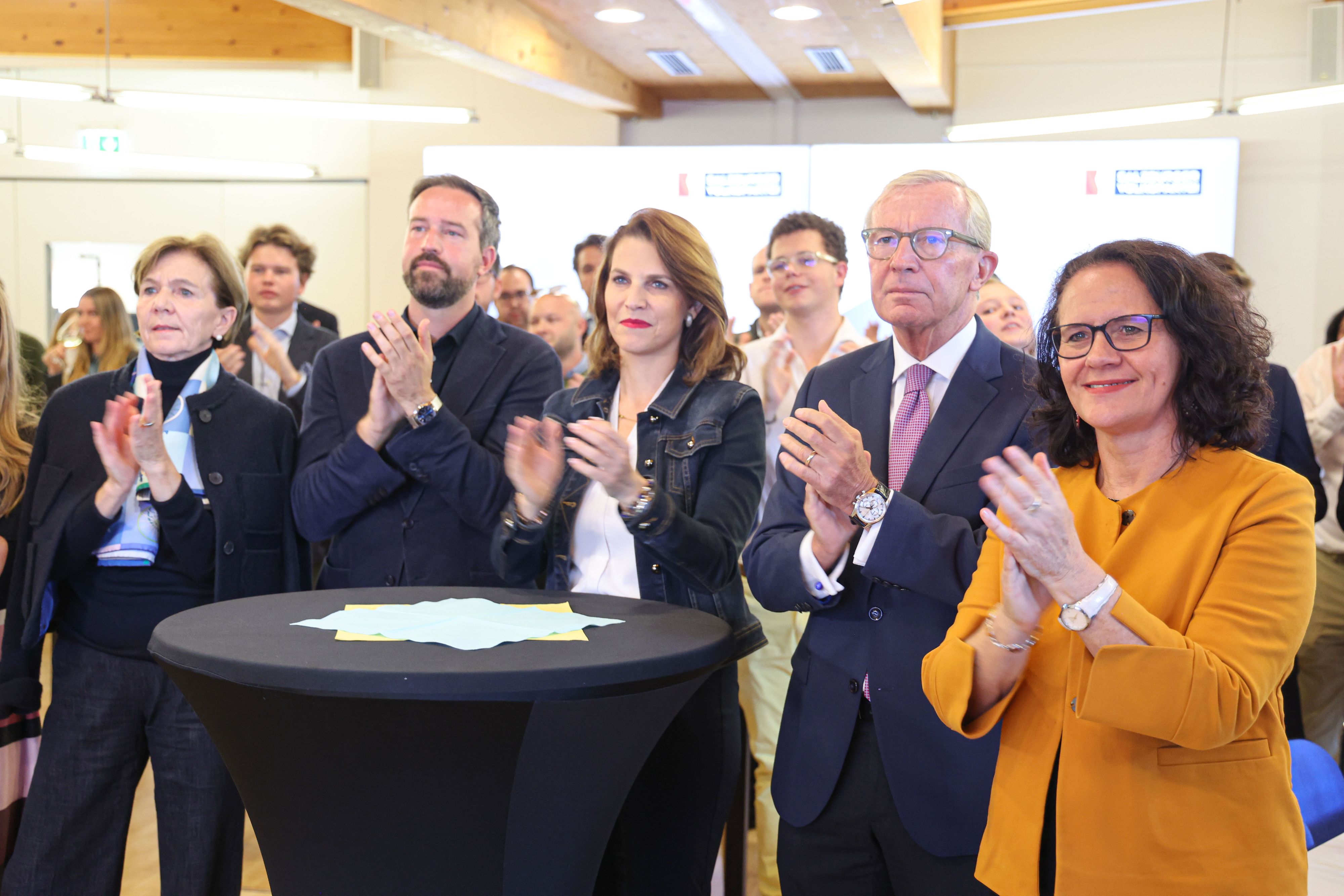 Karoline Edtstadler wird Nachfolgerin von Wilfried Haslauer – Stefan Schnöll (links) ihr Vize.