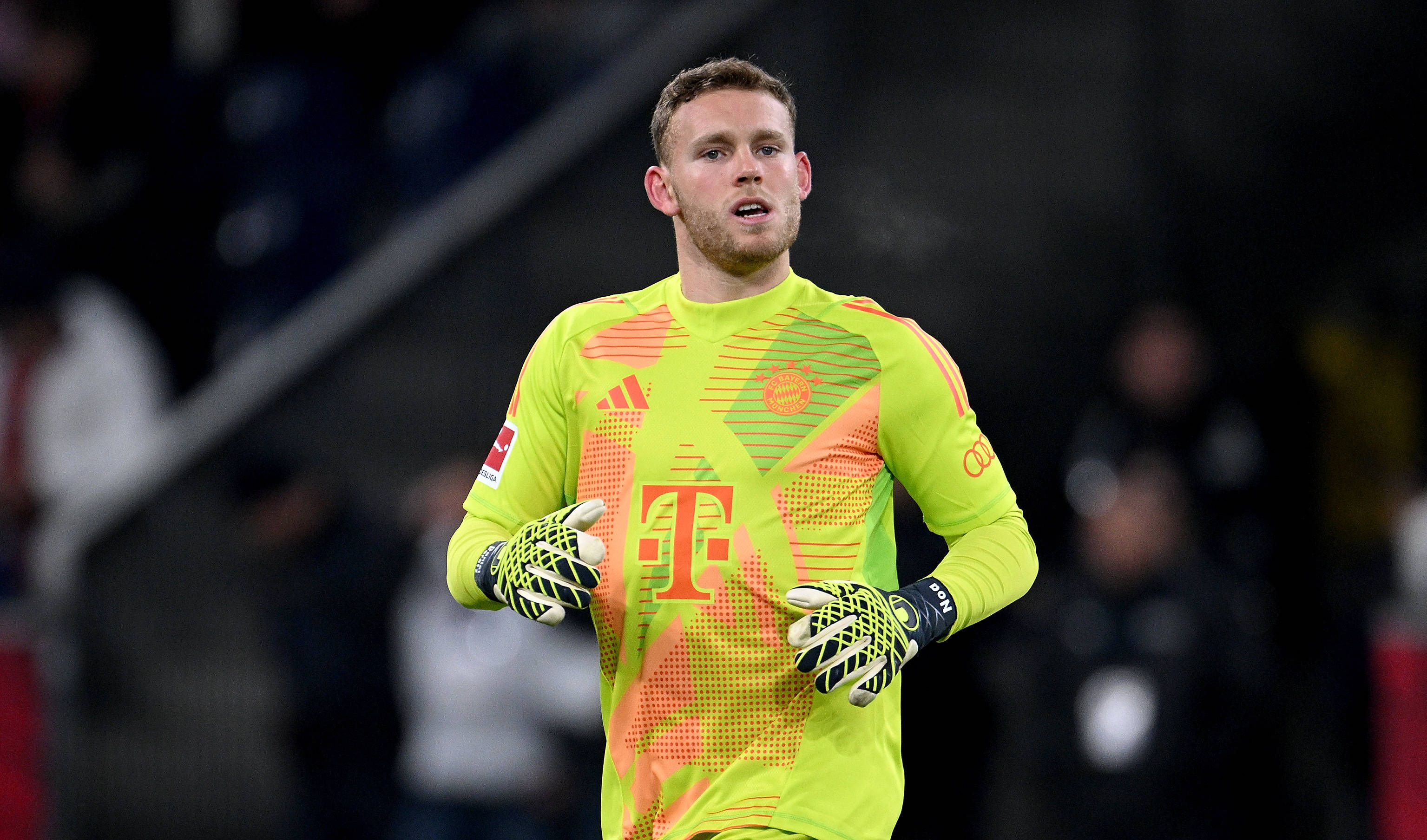 Daniel Peretz musste vom Bayern-Training abtransportiert werden.