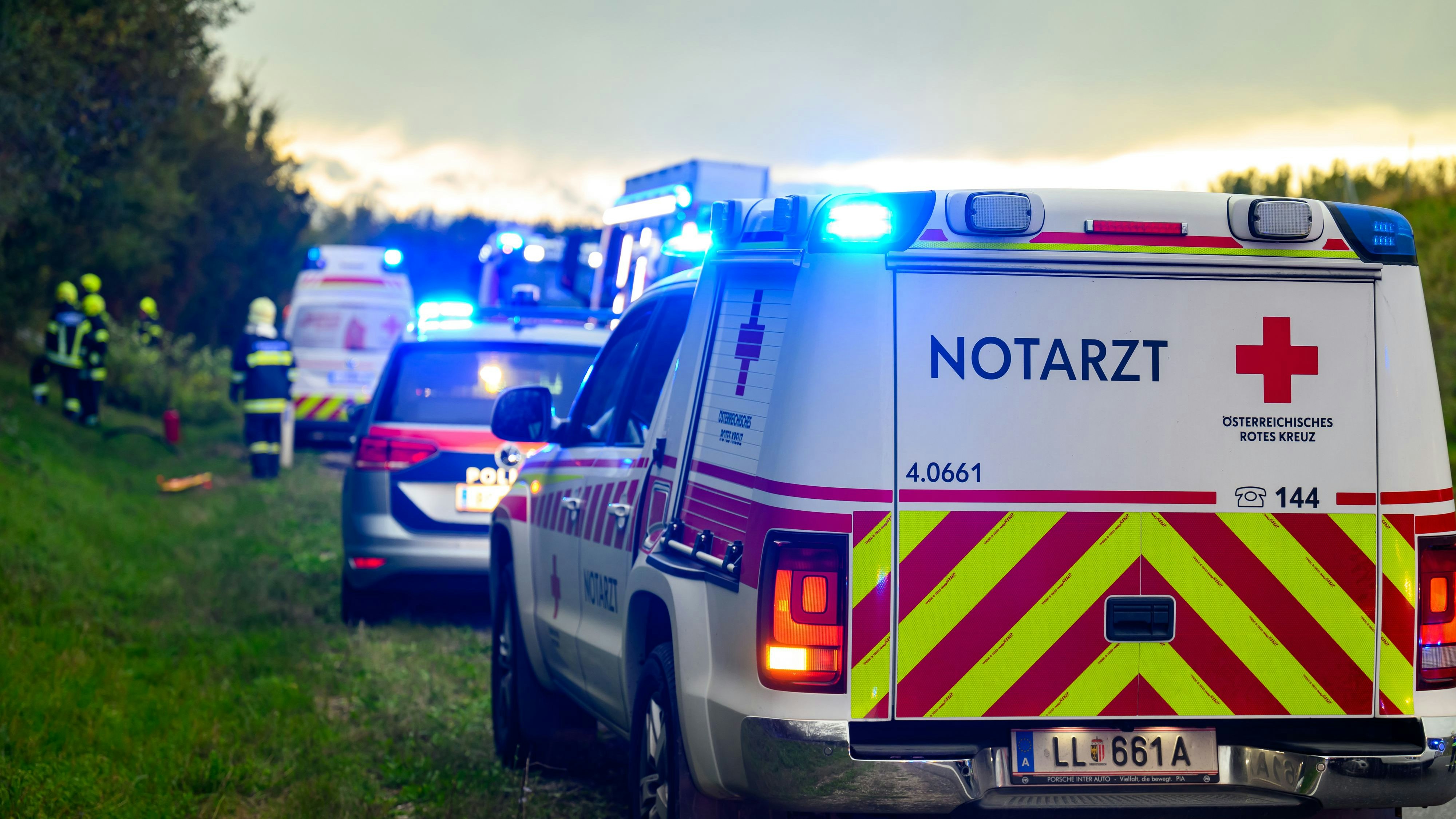 Heute.at - Tragischer Unfall! Lenker stirbt noch am Unglücksort