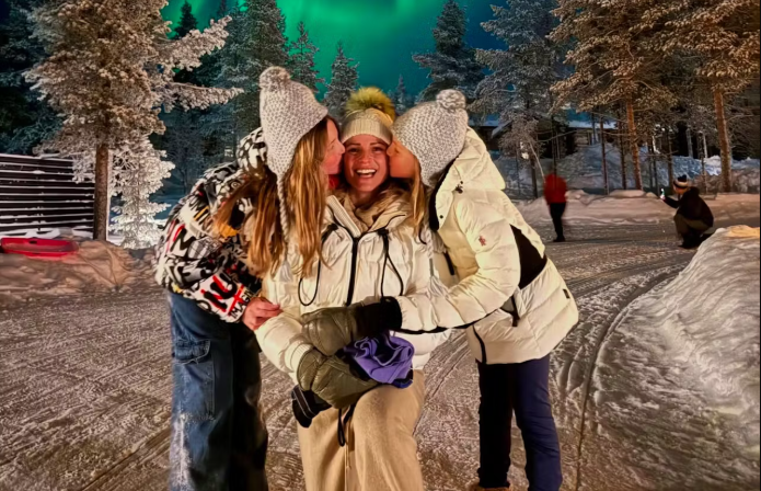 Michelle Hunziker verbrachte die Ferien mit ihren beiden Töchtern in Lappland.