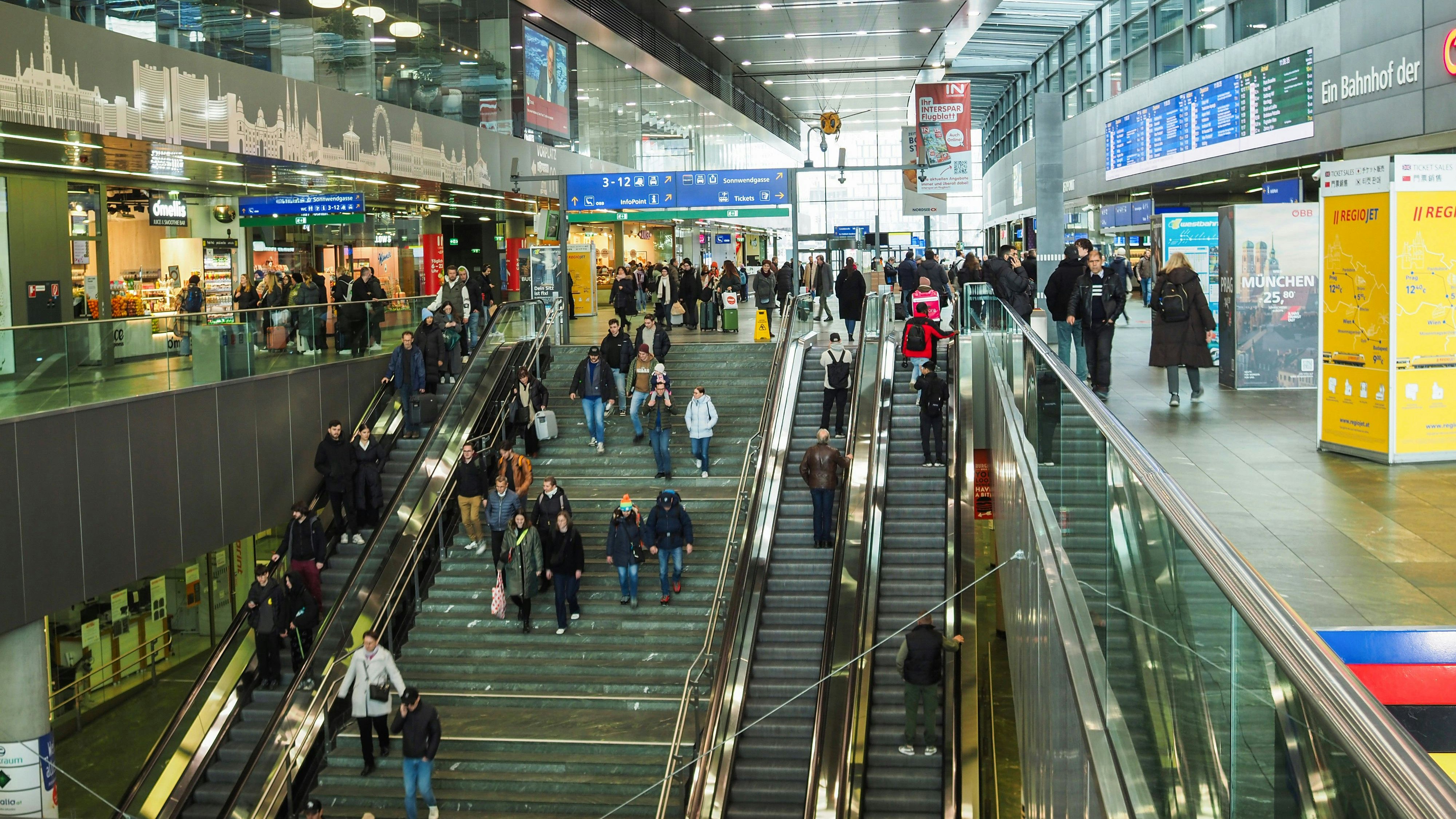 Blick in den Wiener Hauptbahnhof. Archivbild