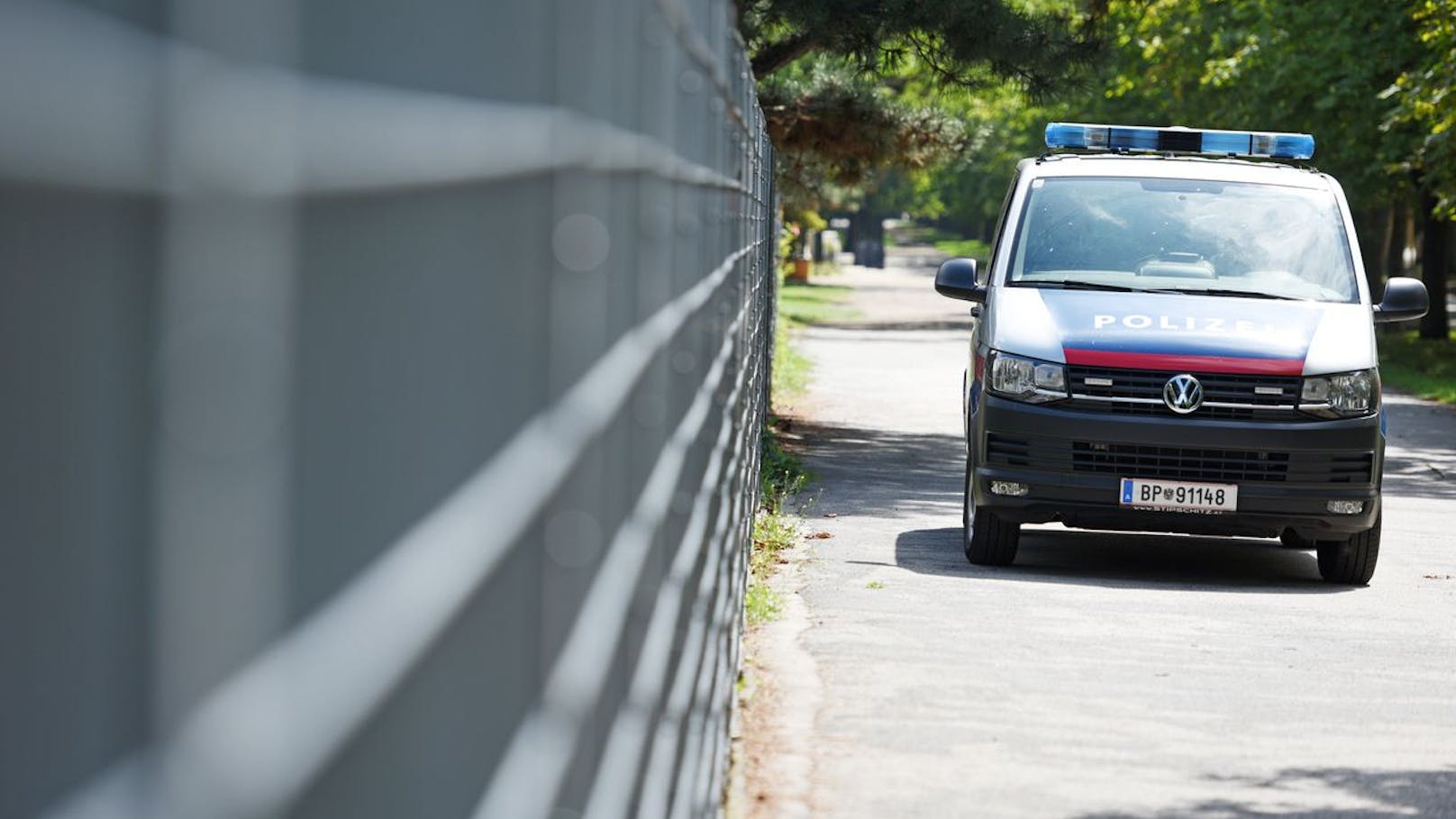 Streit um bellenden Hund – Mann (83) niedergeprügelt