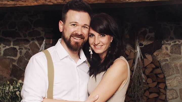 Anja und Chris haben 2022 geheiratet. Jetzt macht Töchterchen Ilvy Mariana das Familienglück perfekt.