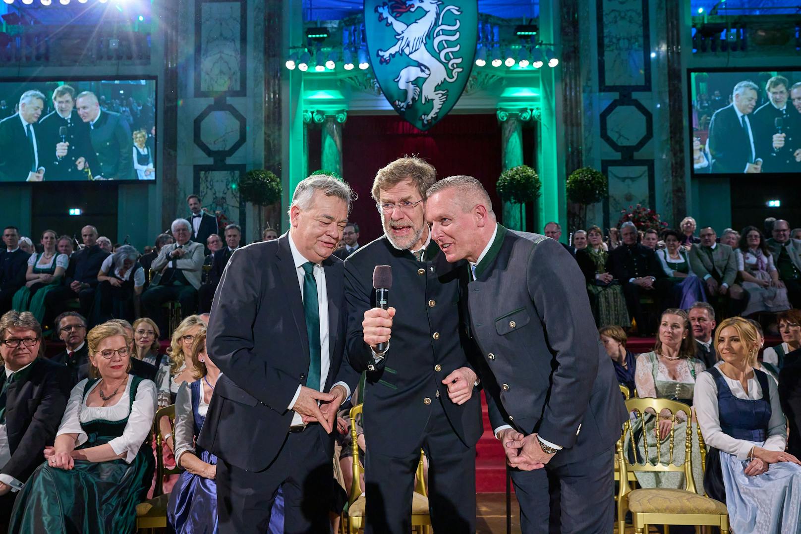 Impressionen des 125. Steirerballs: Bundesminister Werner Kogler, Andreas Zakostelsky Obmann des Vereins der Steirer in Wien und Landeshauptmann Mario Kunasek eröffnen