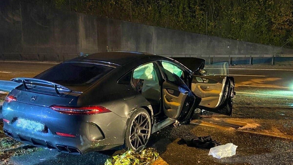 Am 13. November 2021 gegen 0.22 Uhr kam es auf der A2 am Nordportal des Arisdorftunnels zum tödlichen Verkehrsunfall.