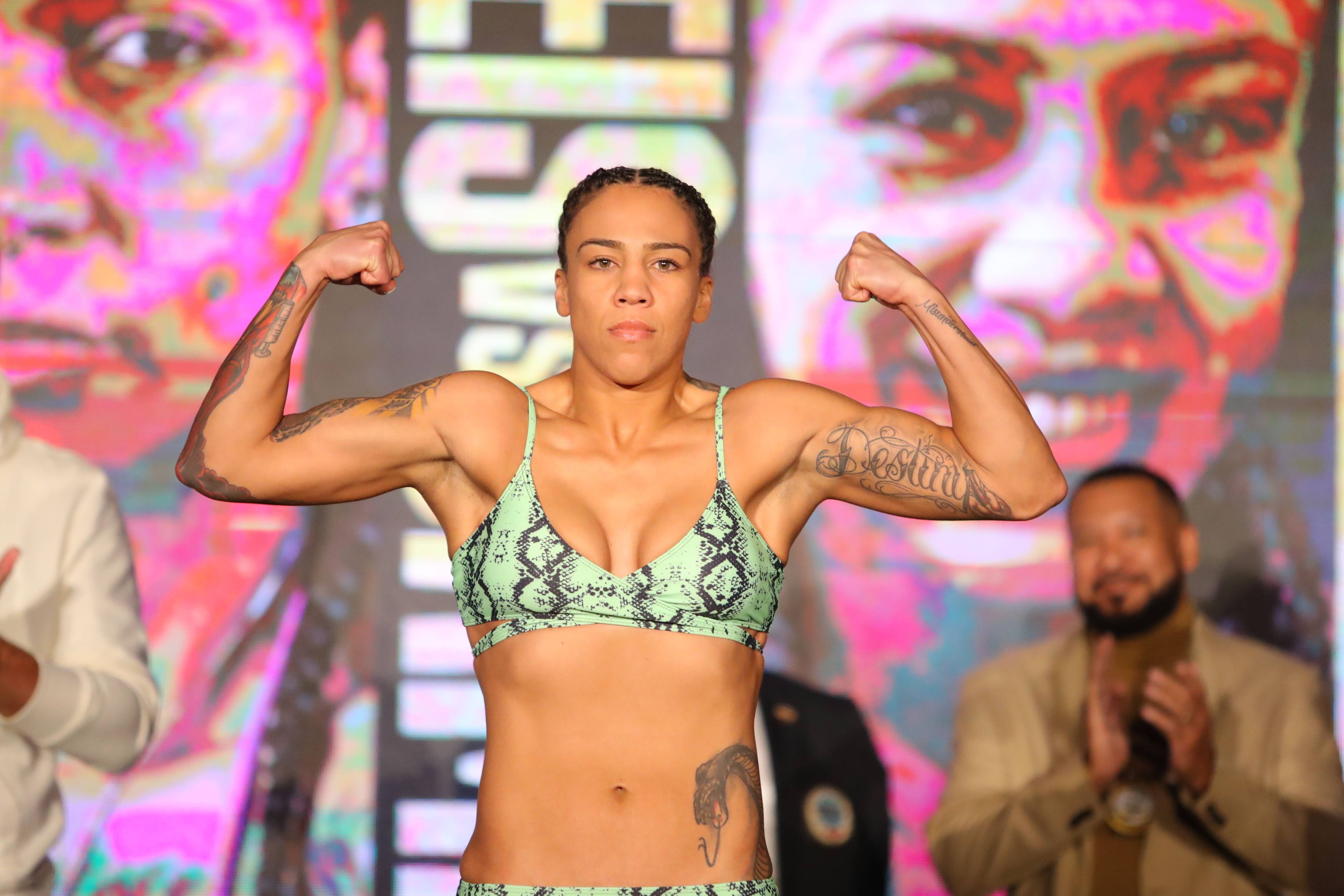 Die Muskeln von Boxerin Jessica Camara dürften Schmetterlinge im Bauch von Erika Hernandez auslösen.