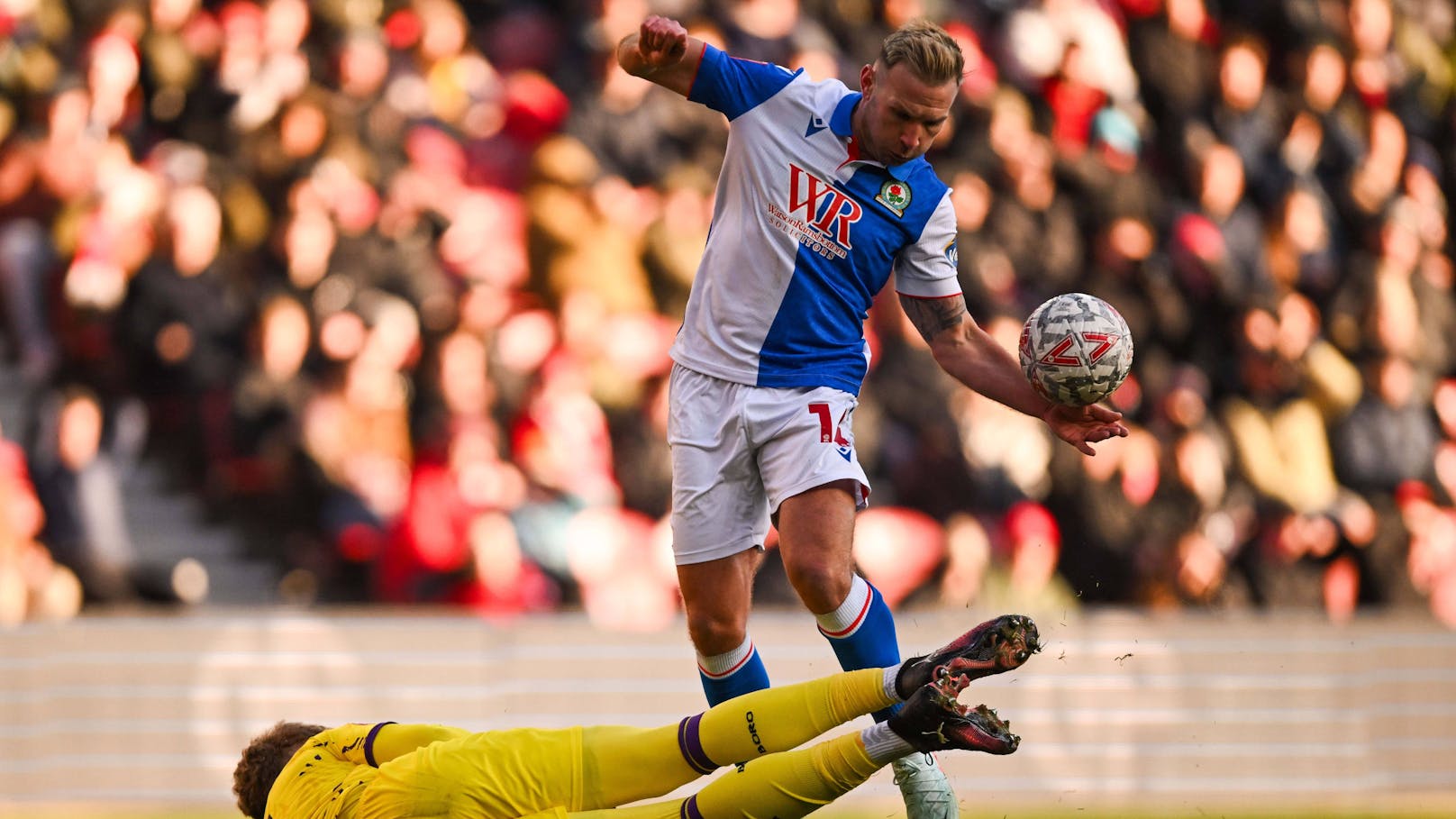 Weimann schießt Blackburn zum FA-Cup-Aufstieg