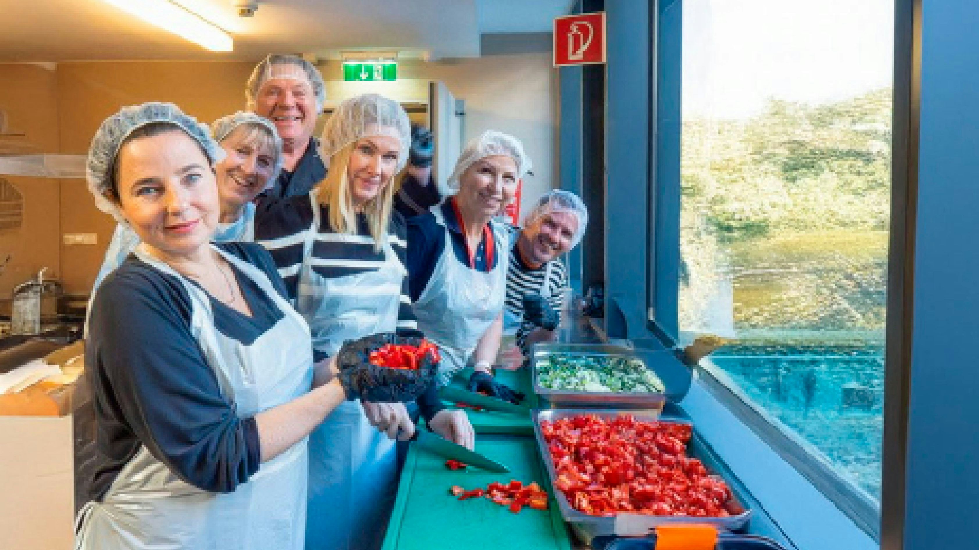 Für guten Zweck - Promis kochen für Obdachlose