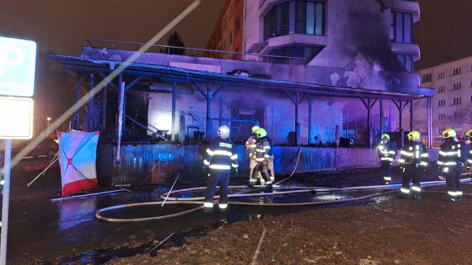 Gasflasche explodiert in Restaurant: Sechs Menschen tot