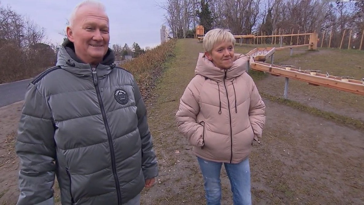 Richard und Angelika M. wollen, dass die Kugelbahn verlegt wird.