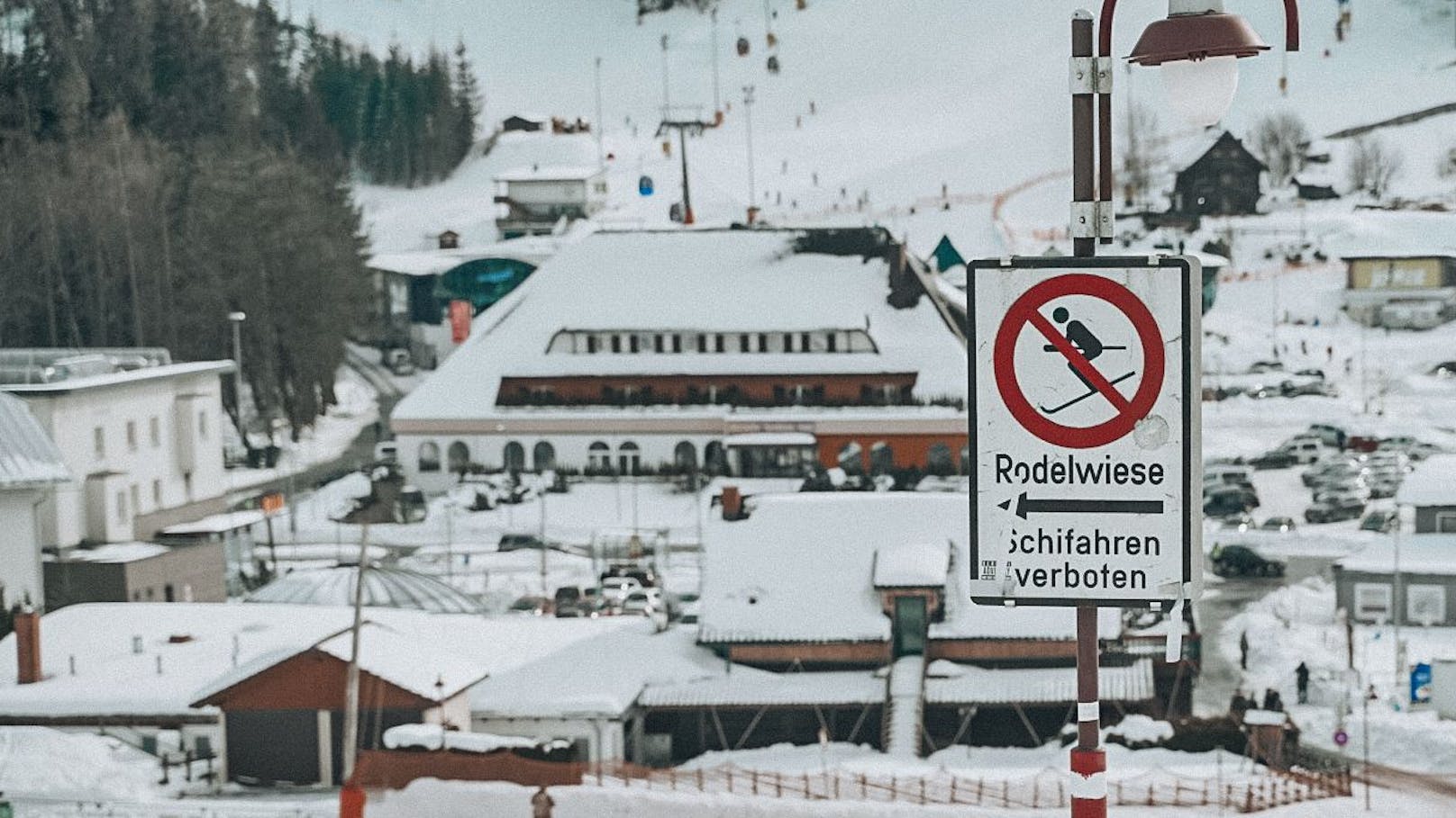 Wiener (29) bei Rodelunfall am Semmering verletzt